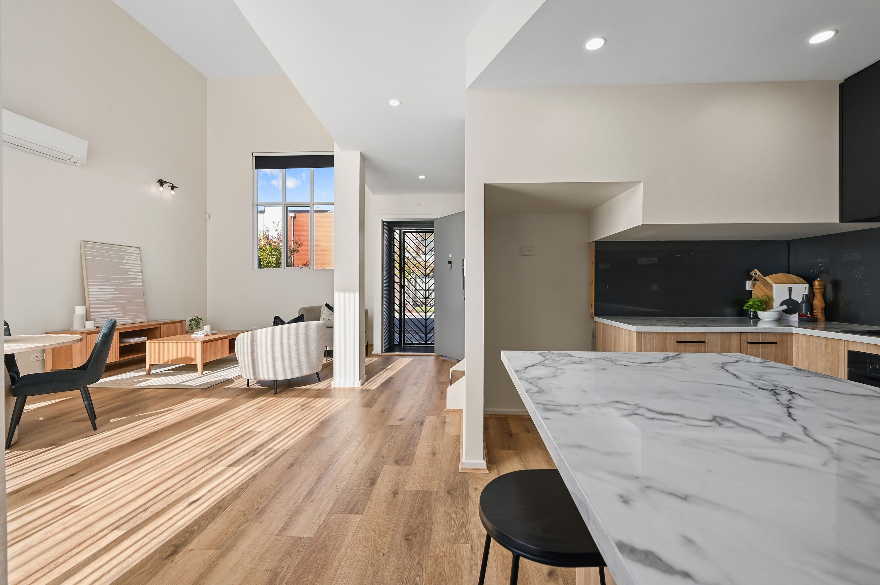 54 The Strand — photo 9 of 30