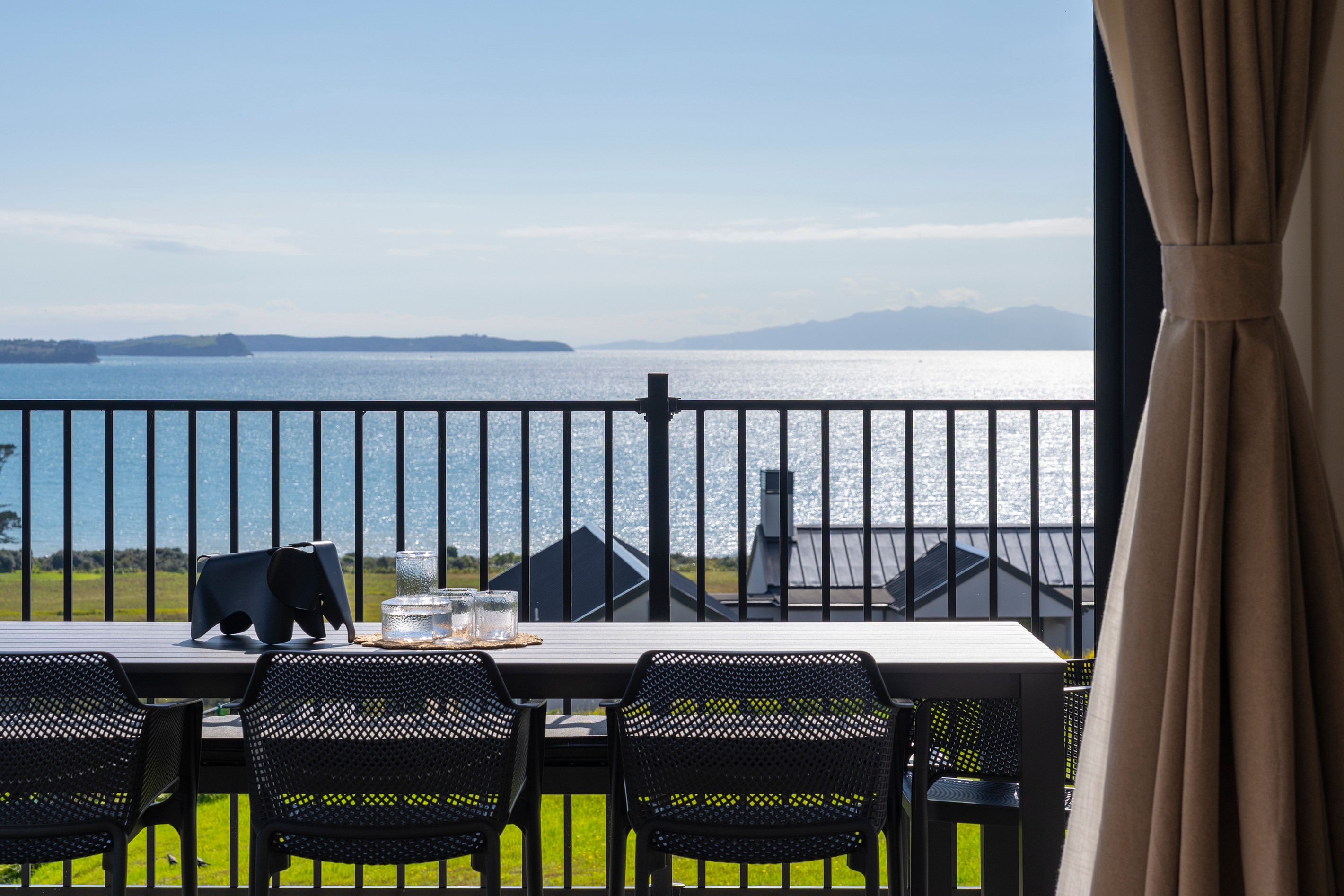 11 Te Rata Road, Okura, North Shore City