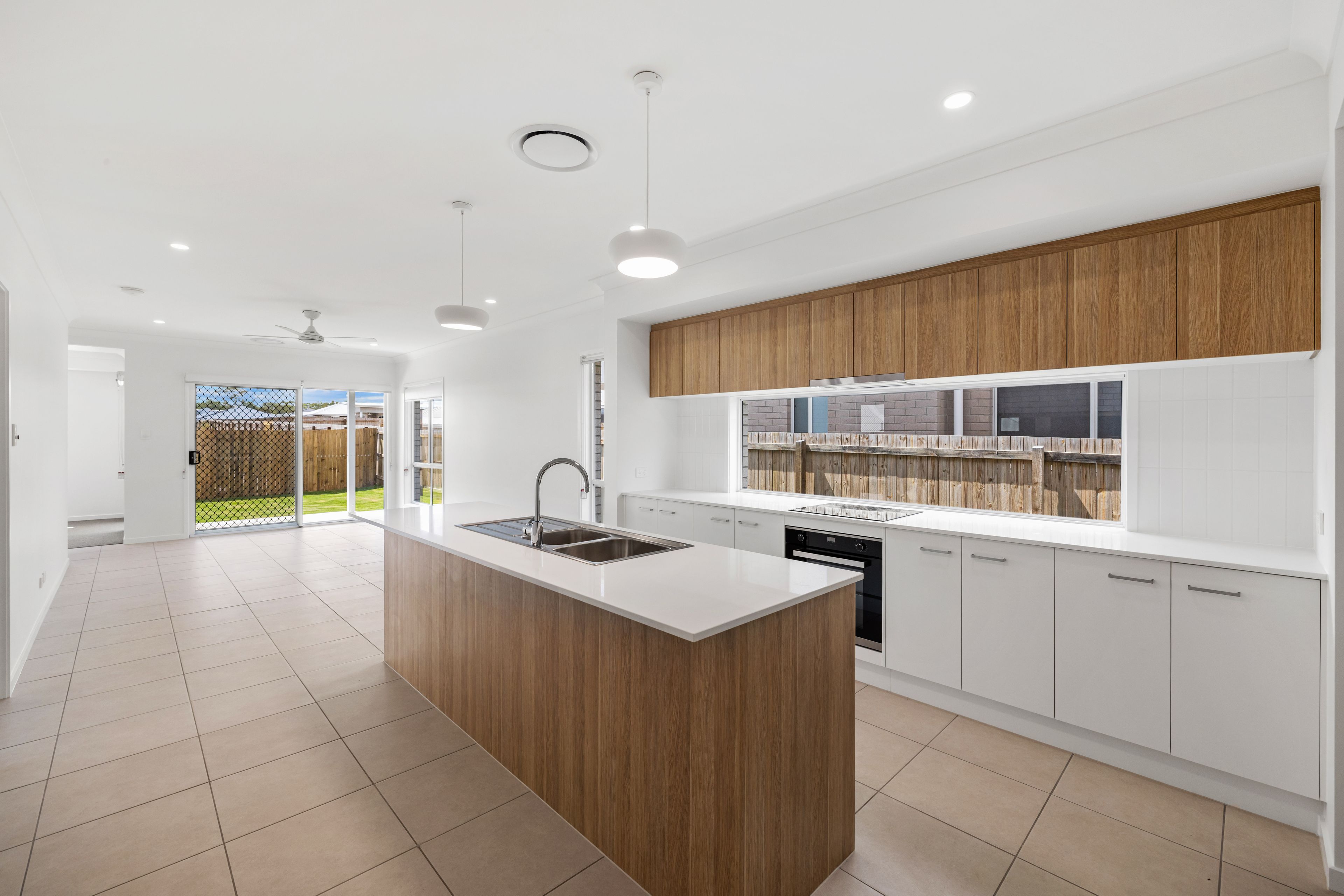 21 Jovinov Road — photo 3 of 12