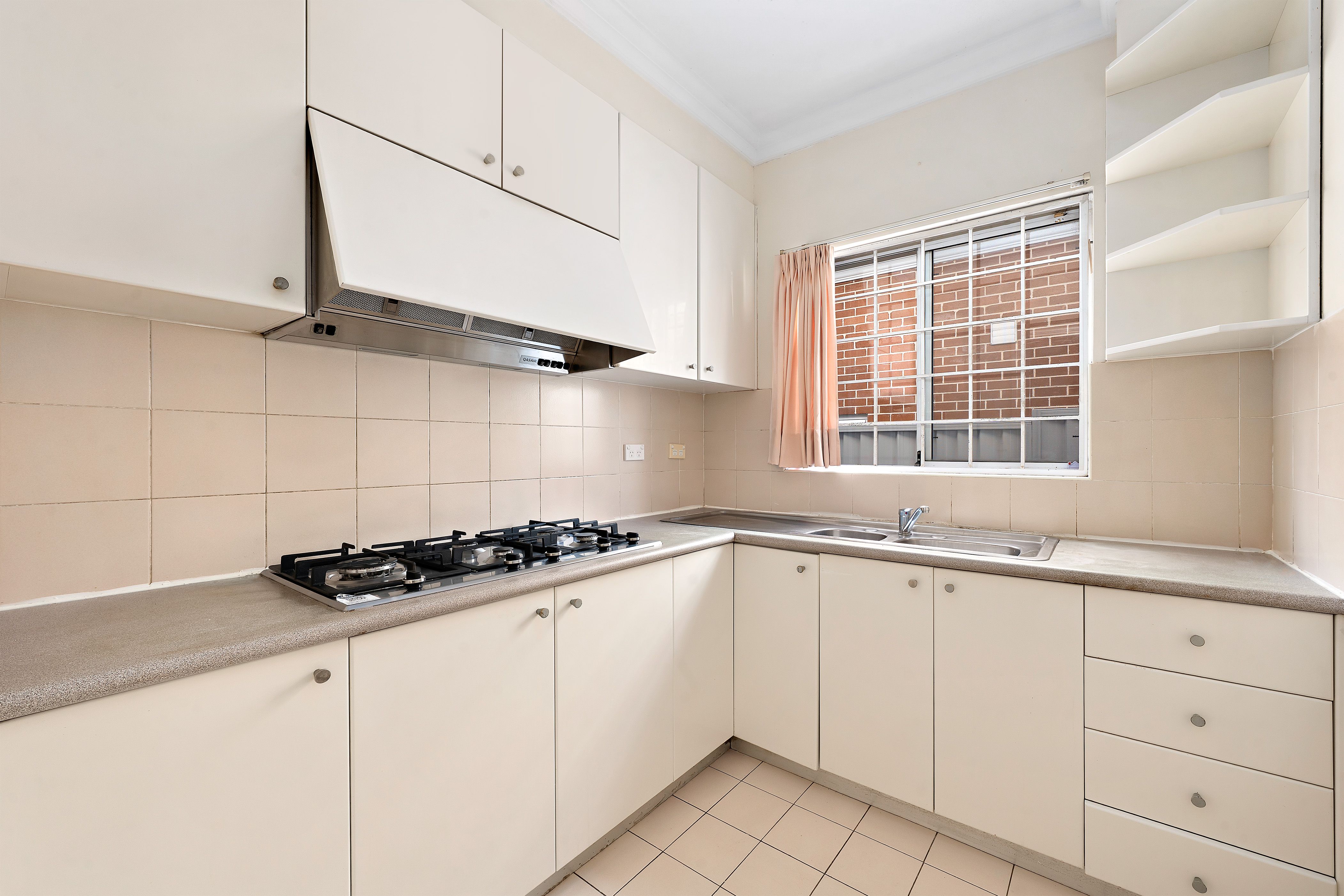 15 Chatswood Avenue — photo 8 of 11