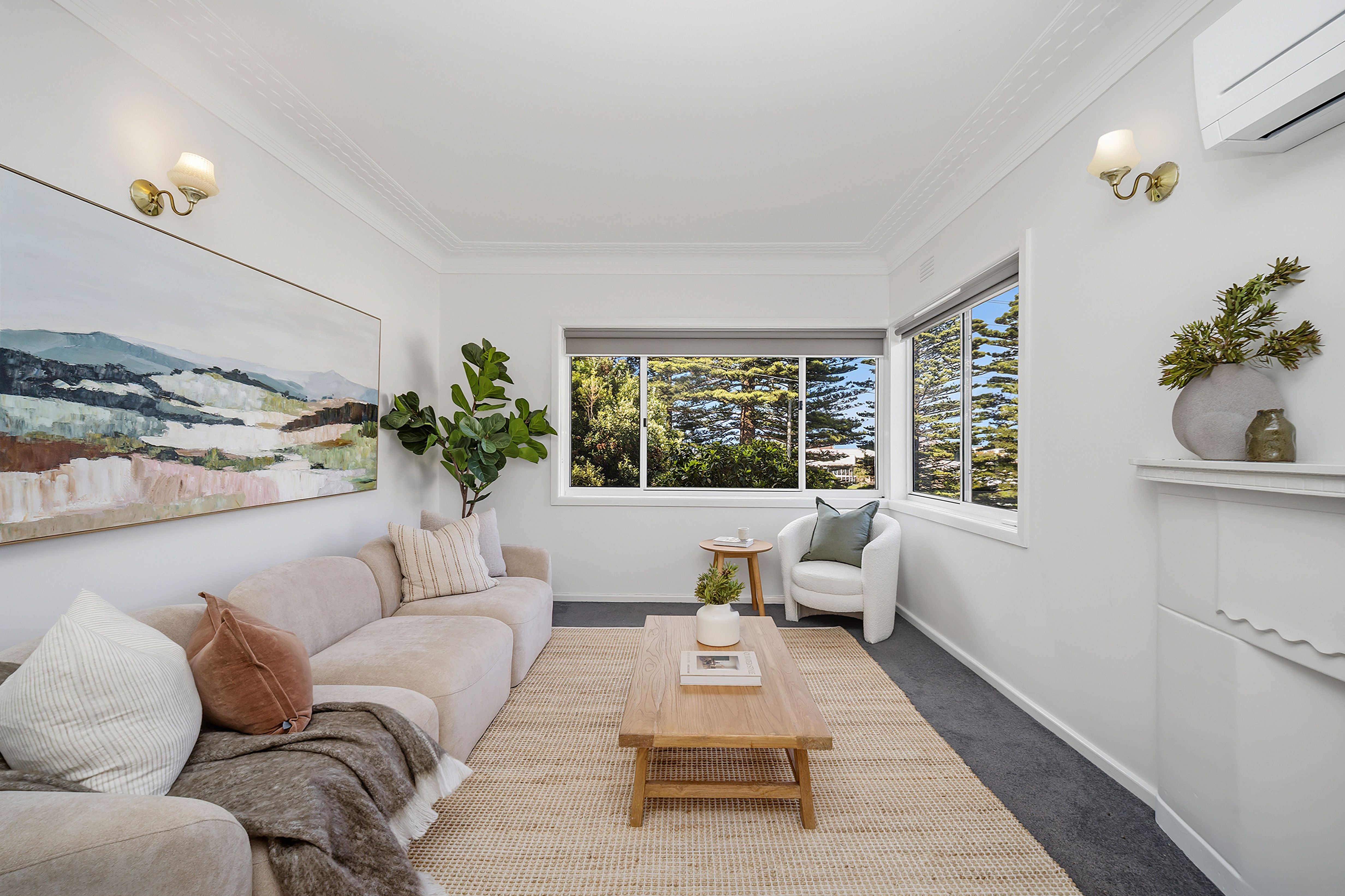 390 Raglan Parade — photo 3 of 10