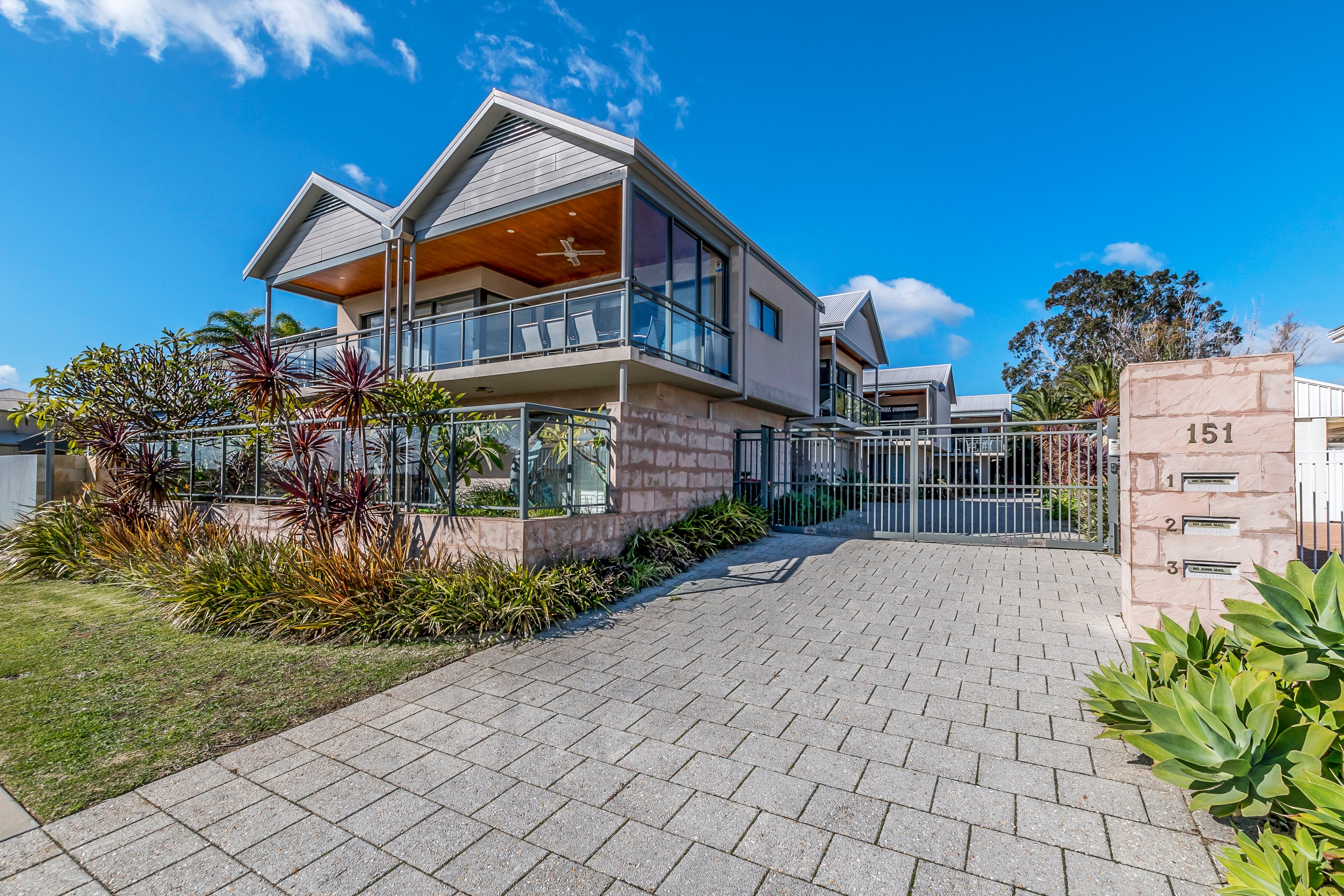2/151 Rockingham Beach Road, Rockingham, WA 6168