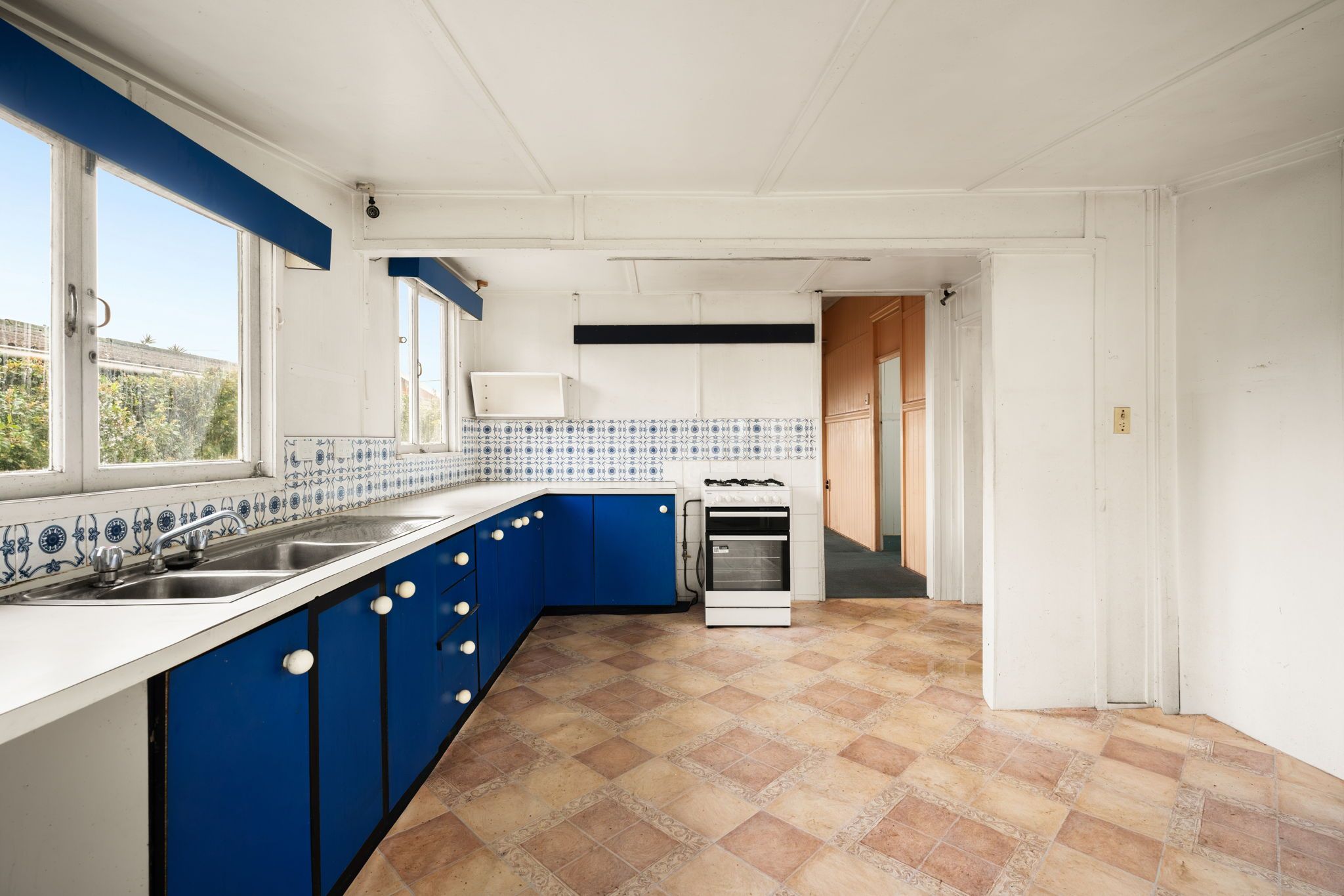 77 Harding Street — photo 8 of 17