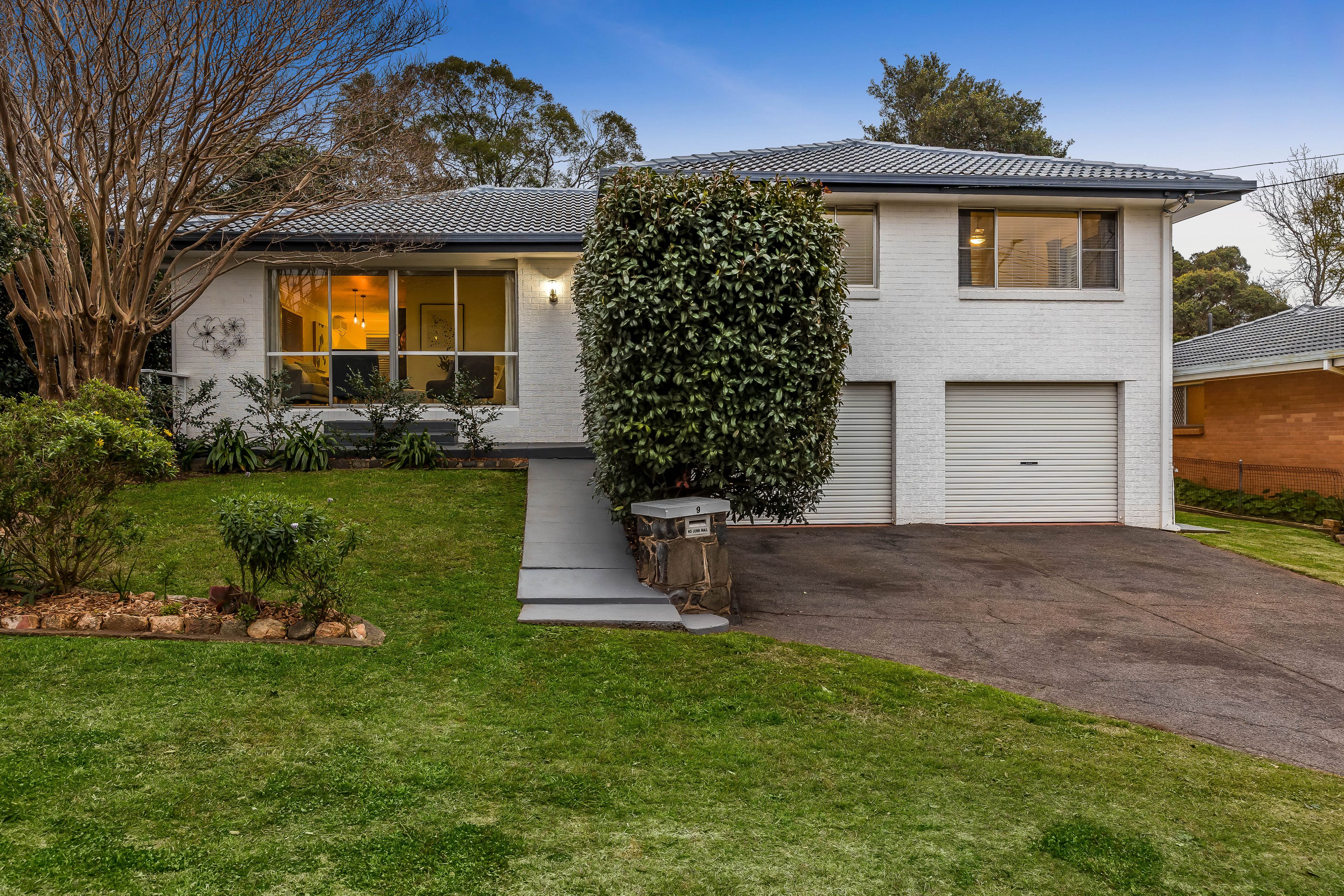 9 Barrymount Crescent, Mount Lofty, QLD 4350