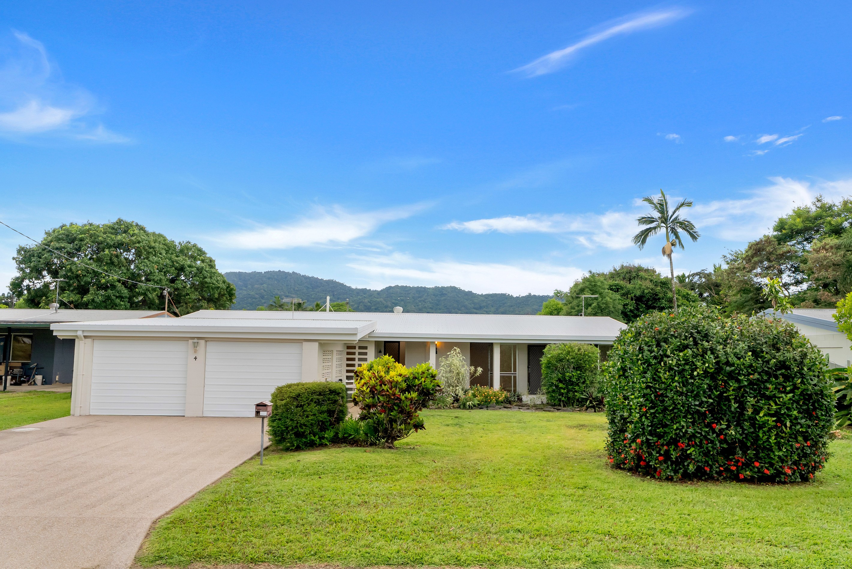 4 Satinay Close, Manoora, QLD 4870