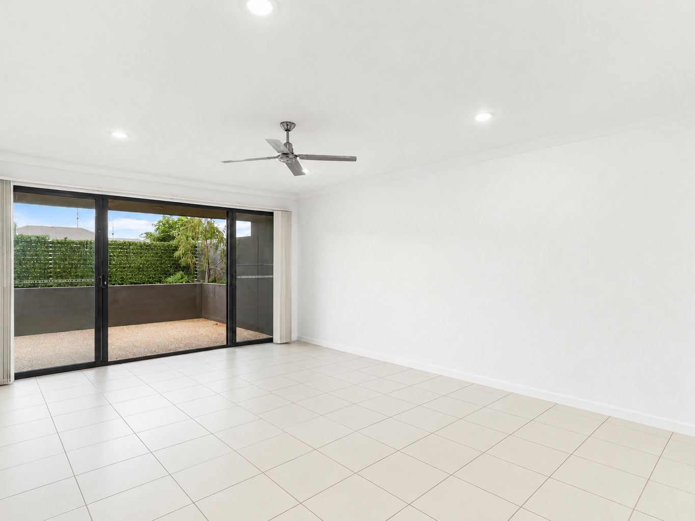1/24 Bluetail Crescent, Upper Coomera, QLD 4209