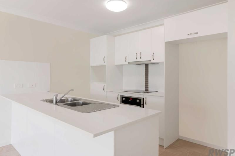 2/14 Custodian Crescent, Ormeau, QLD 4208