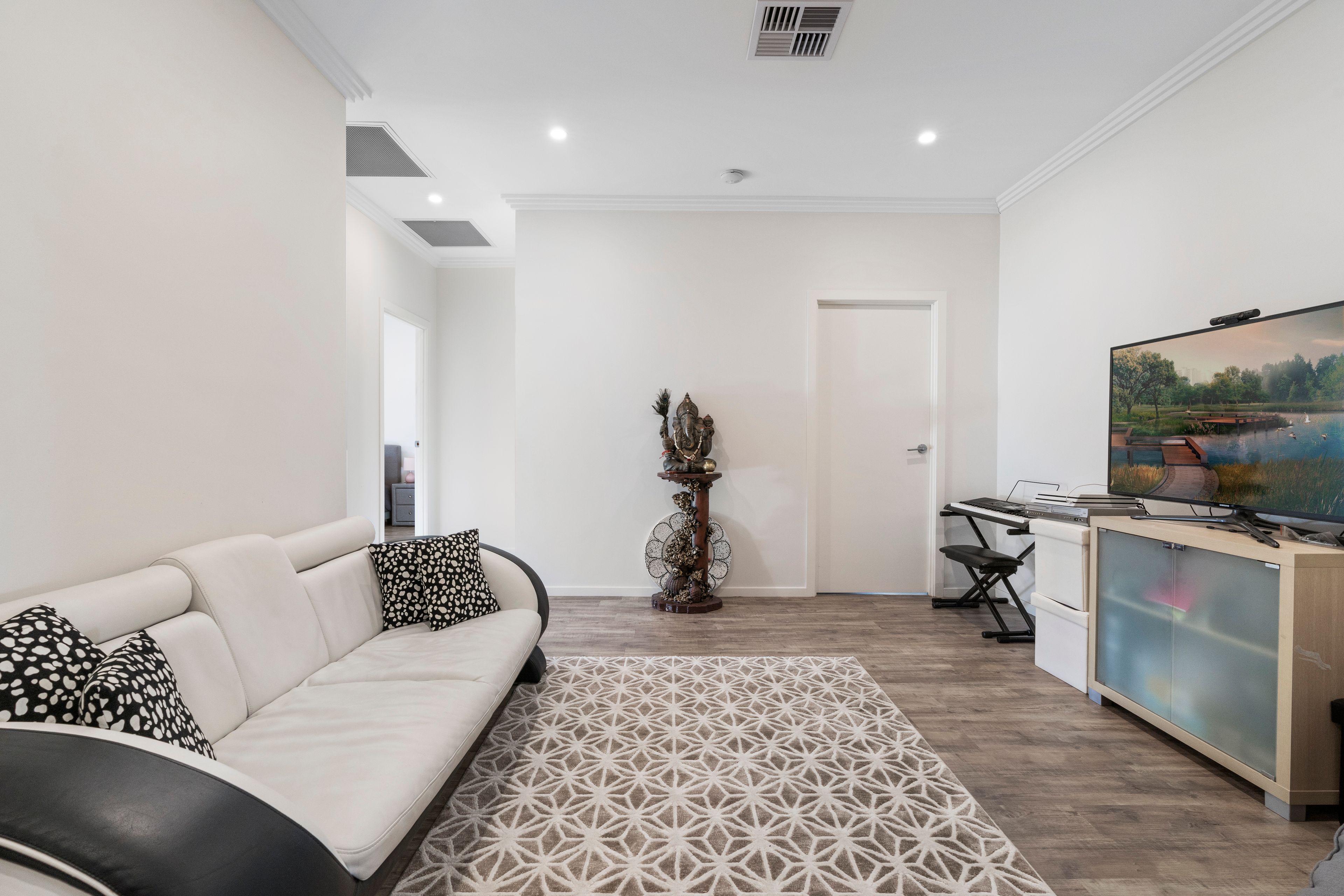 13 Warrigal Street, Gregory Hills, NSW 2557