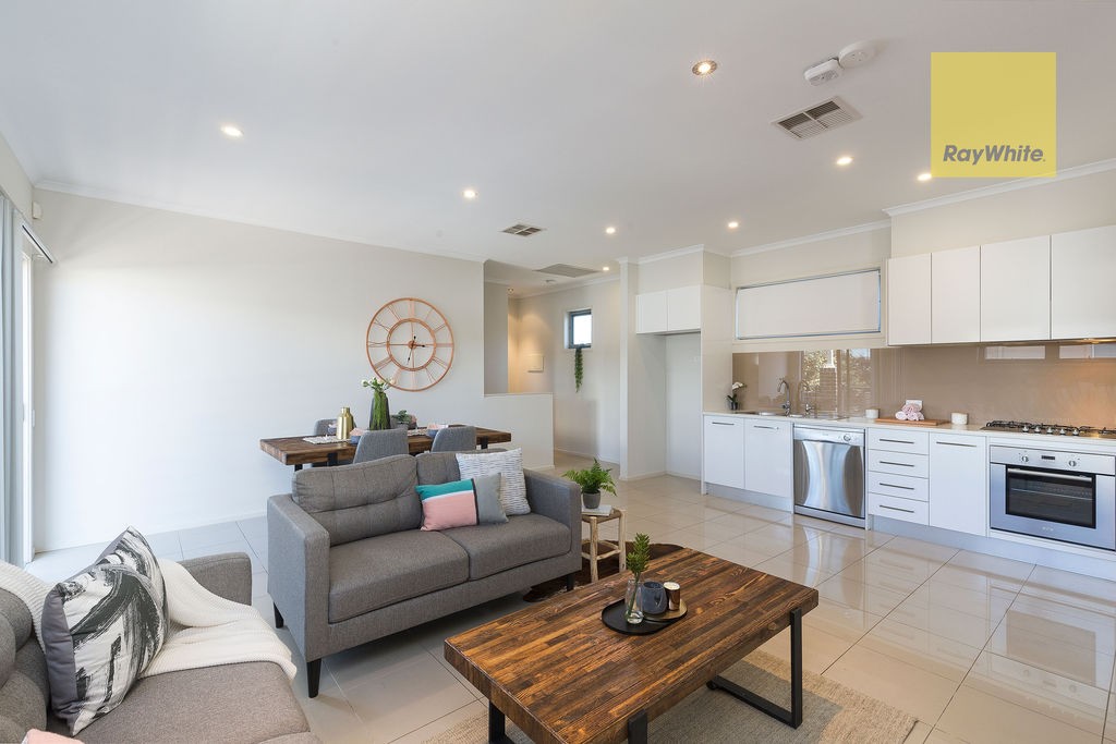 1 Crompton Drive, St Clair, SA 5011