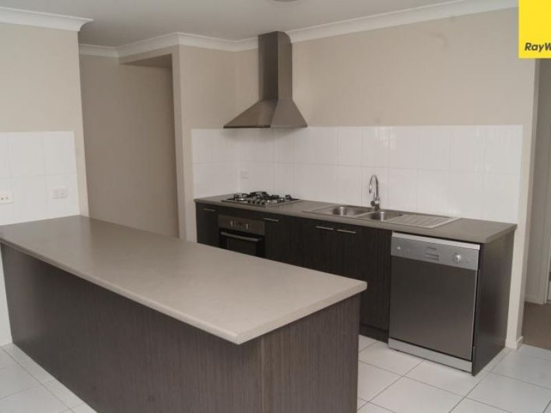 75 Valentine Circuit, Augustine Heights, QLD 4300
