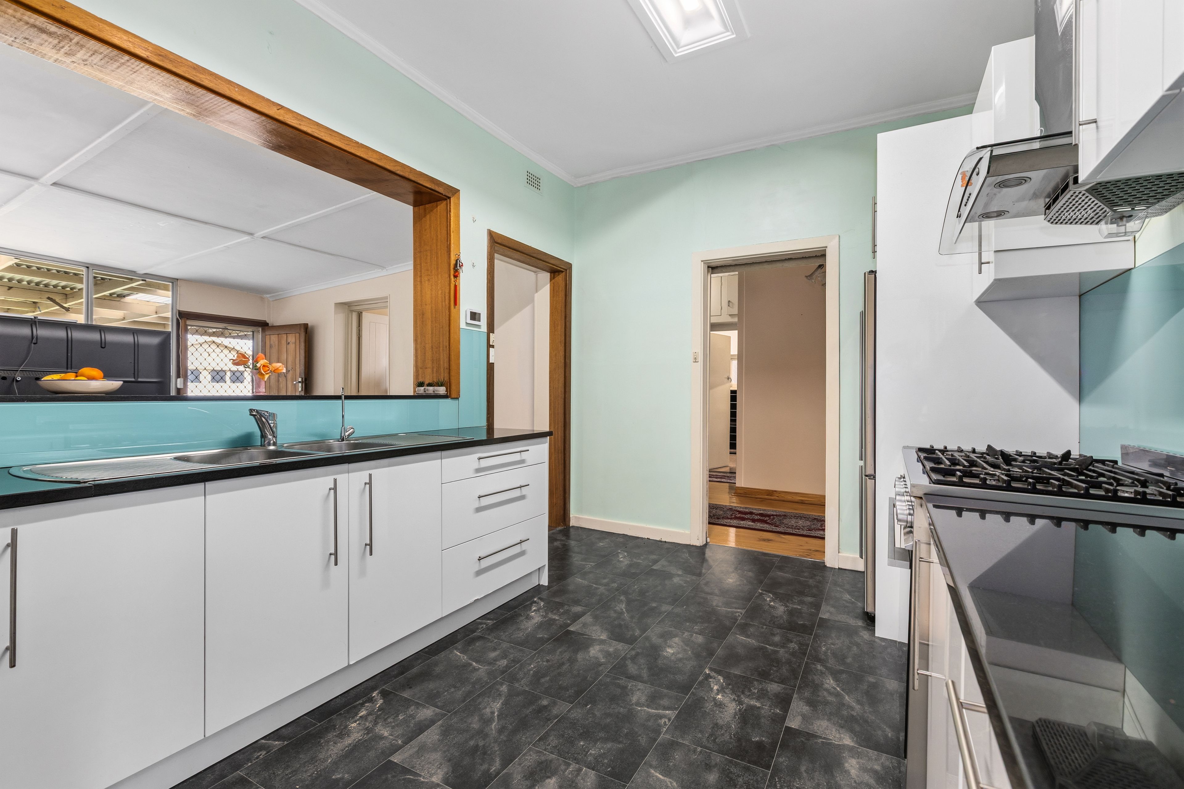 4 Maud Street — photo 7 of 15
