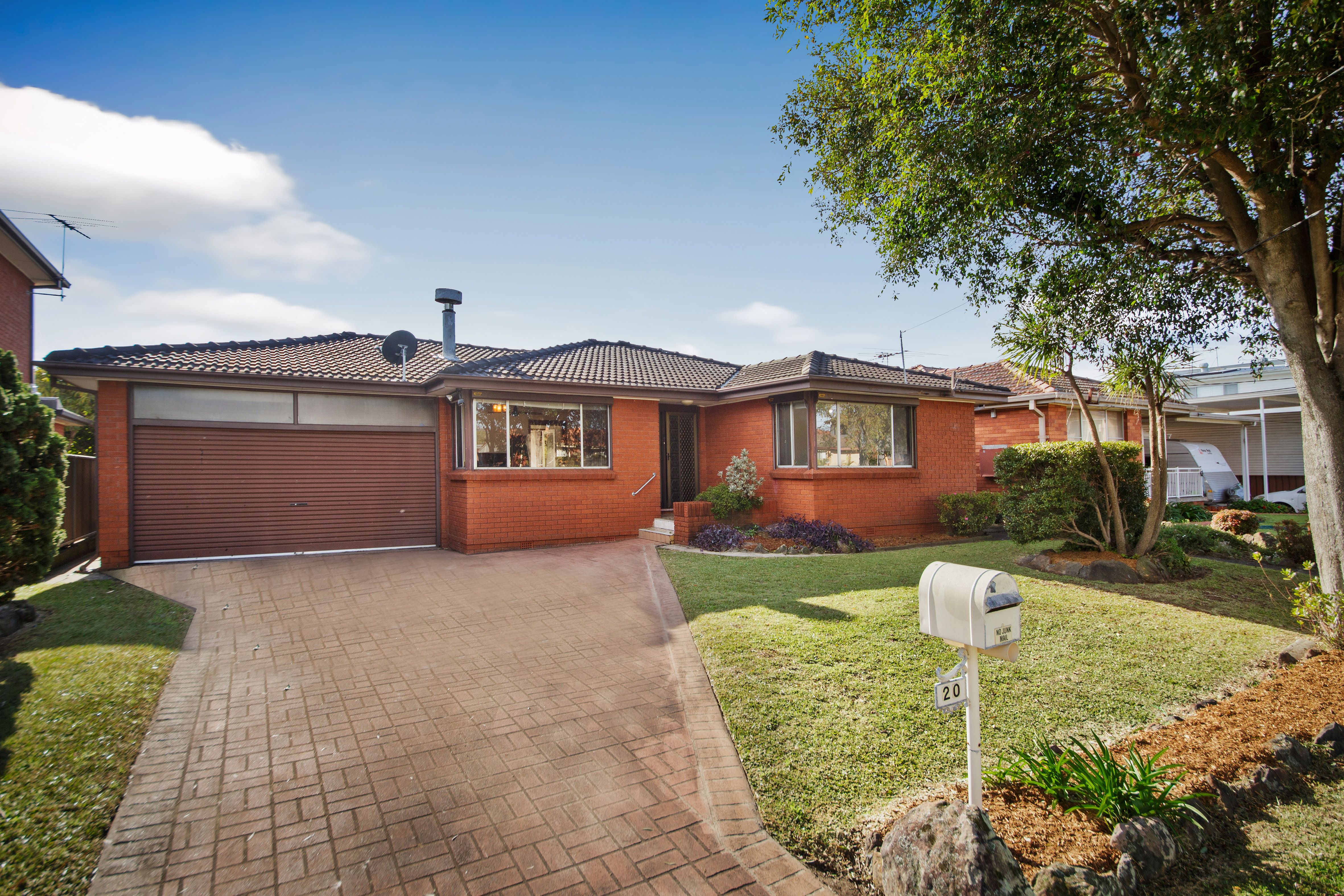 20 Glenbrook Crescent, Georges Hall NSW 2198