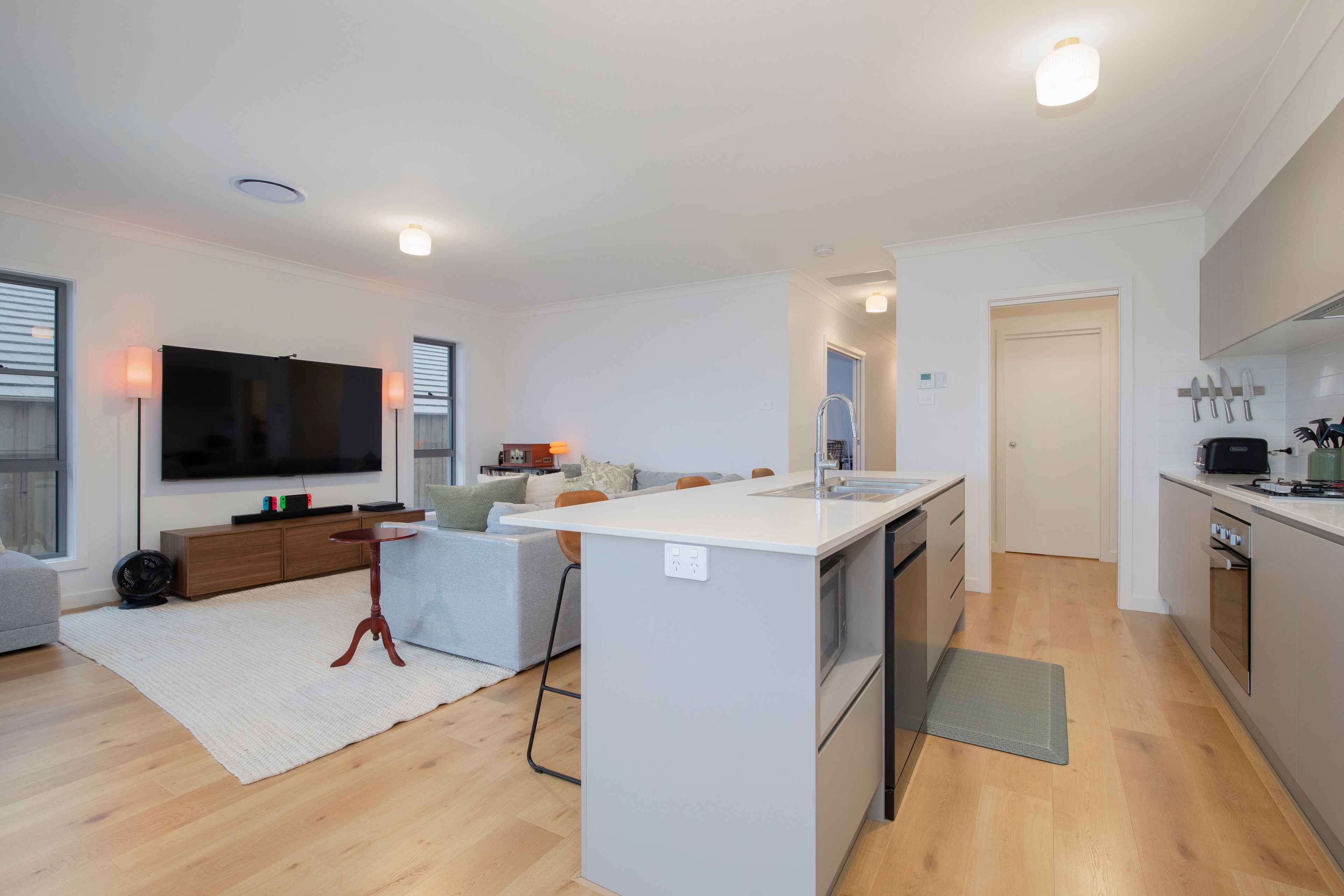 14 Heberlein Street — photo 4 of 15