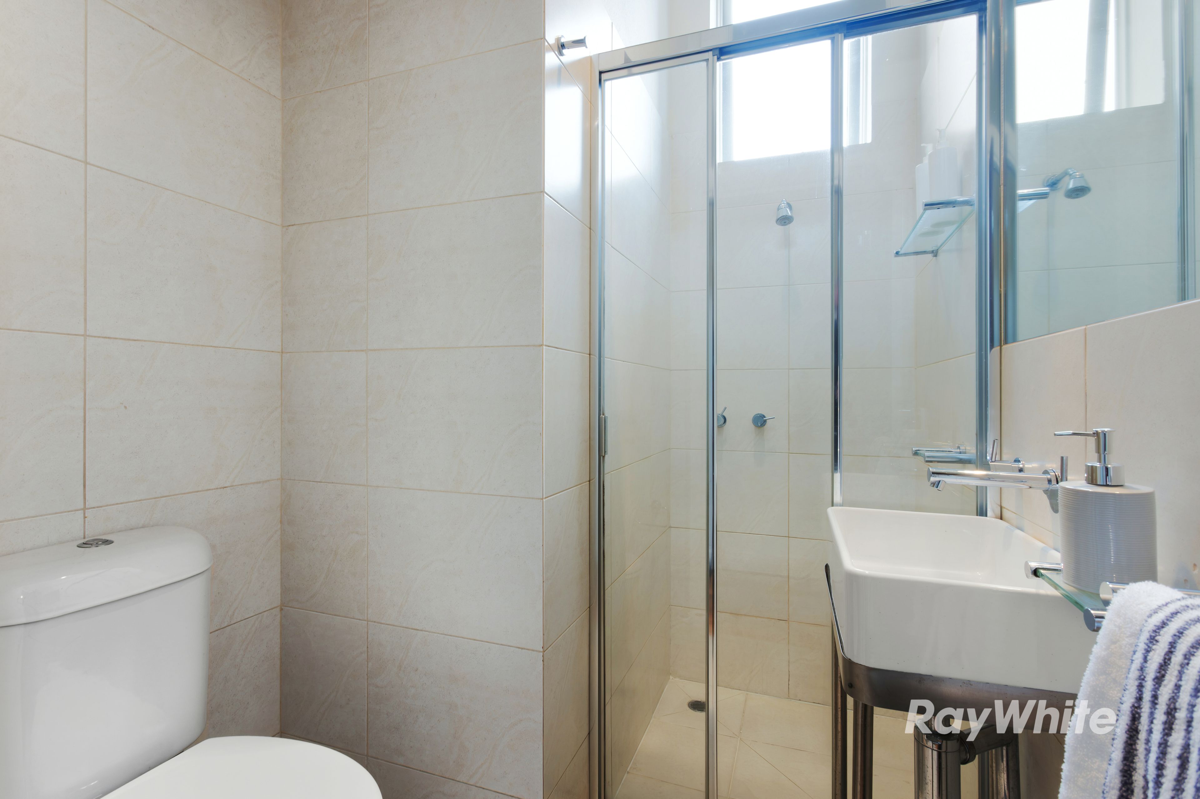 1/213 Balaclava Road — photo 5 of 8