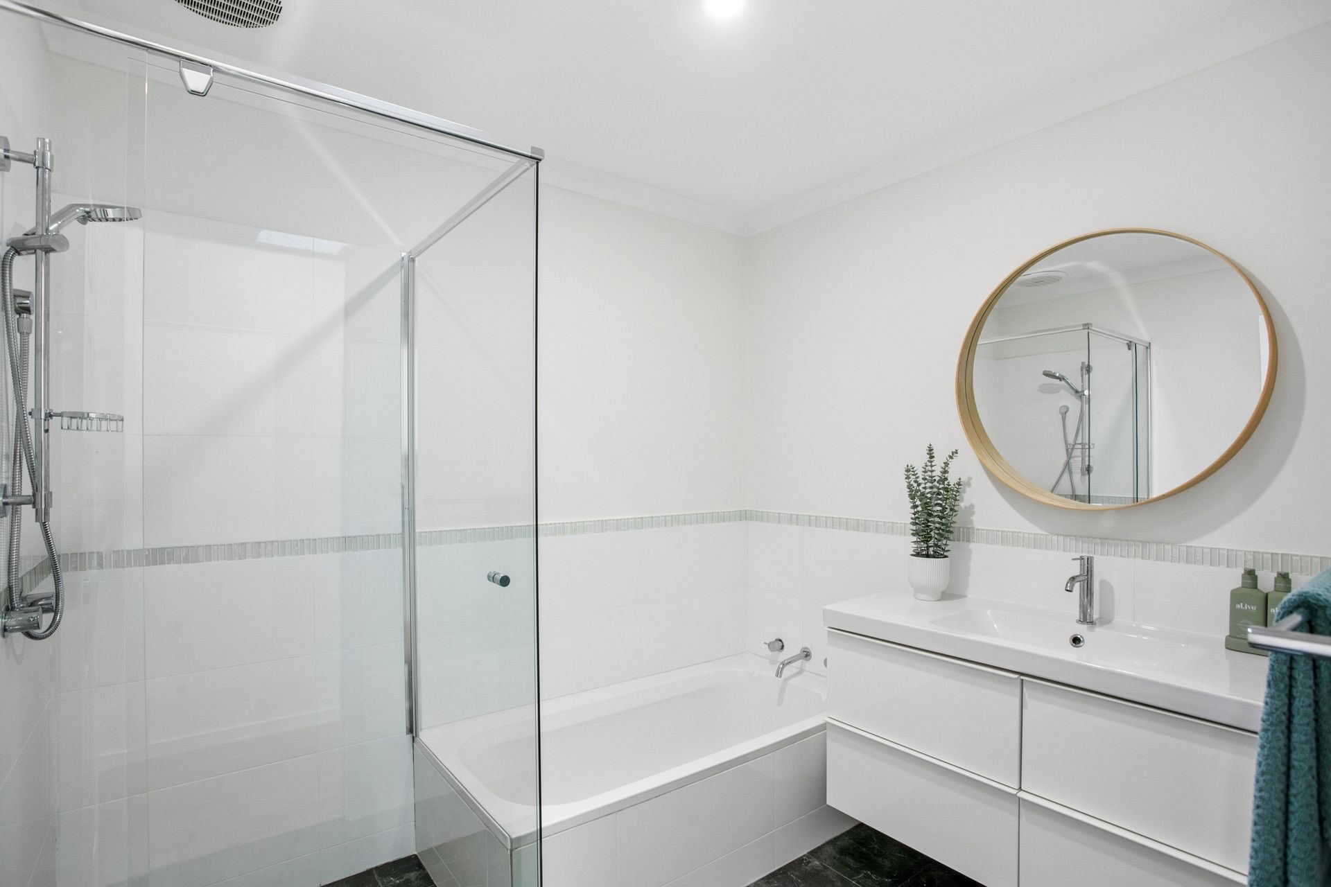 2/13 Langley Crescent — photo 14 of 30