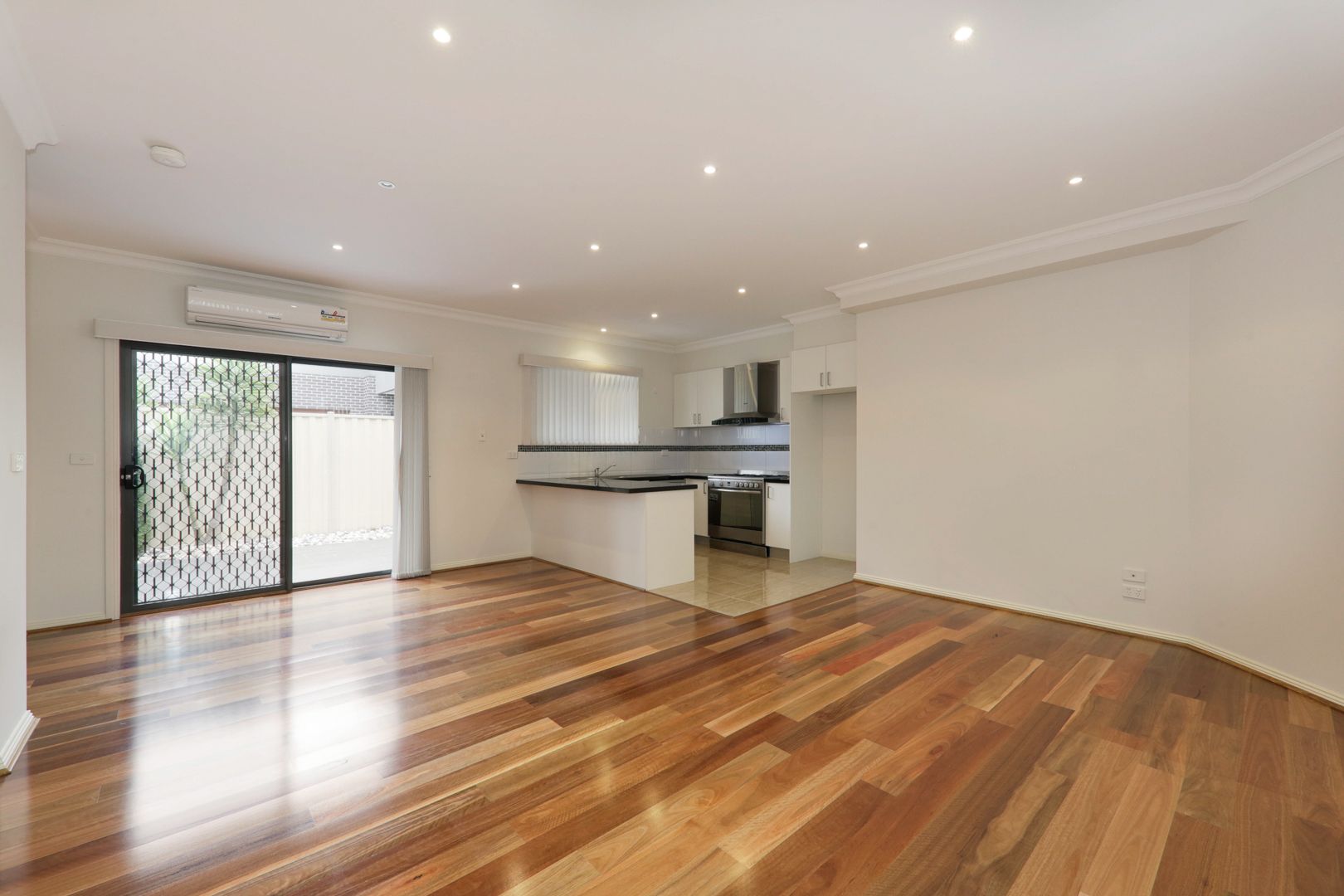 2/16 Cormac Street, Preston, VIC 3072