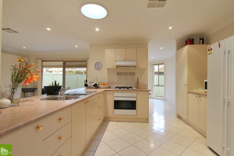 9 Ellenbrook Way, Albion Park, NSW 2527