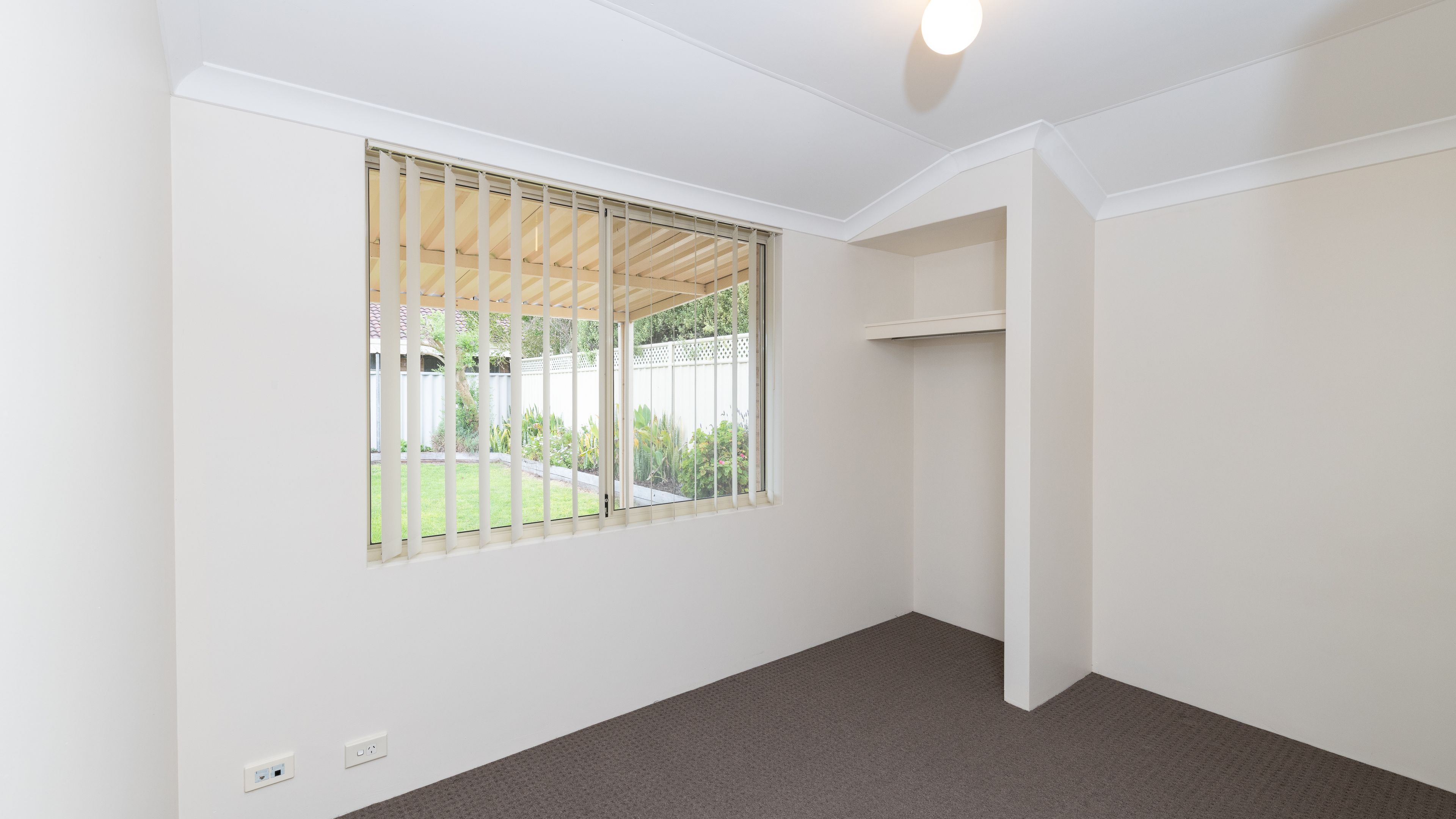 22 Honeyeater Crescent — photo 11 of 22