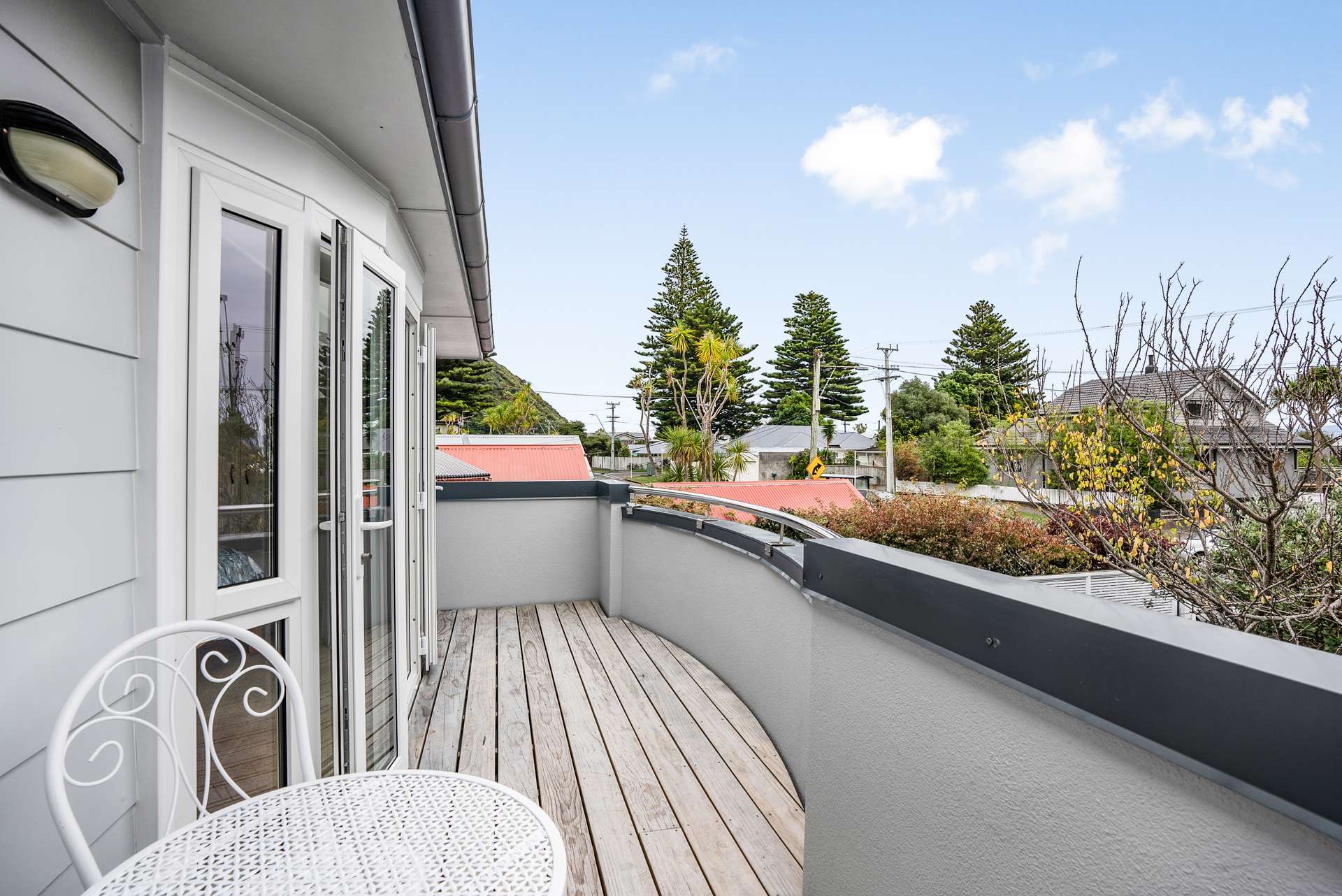 411 Muritai Road photo 16