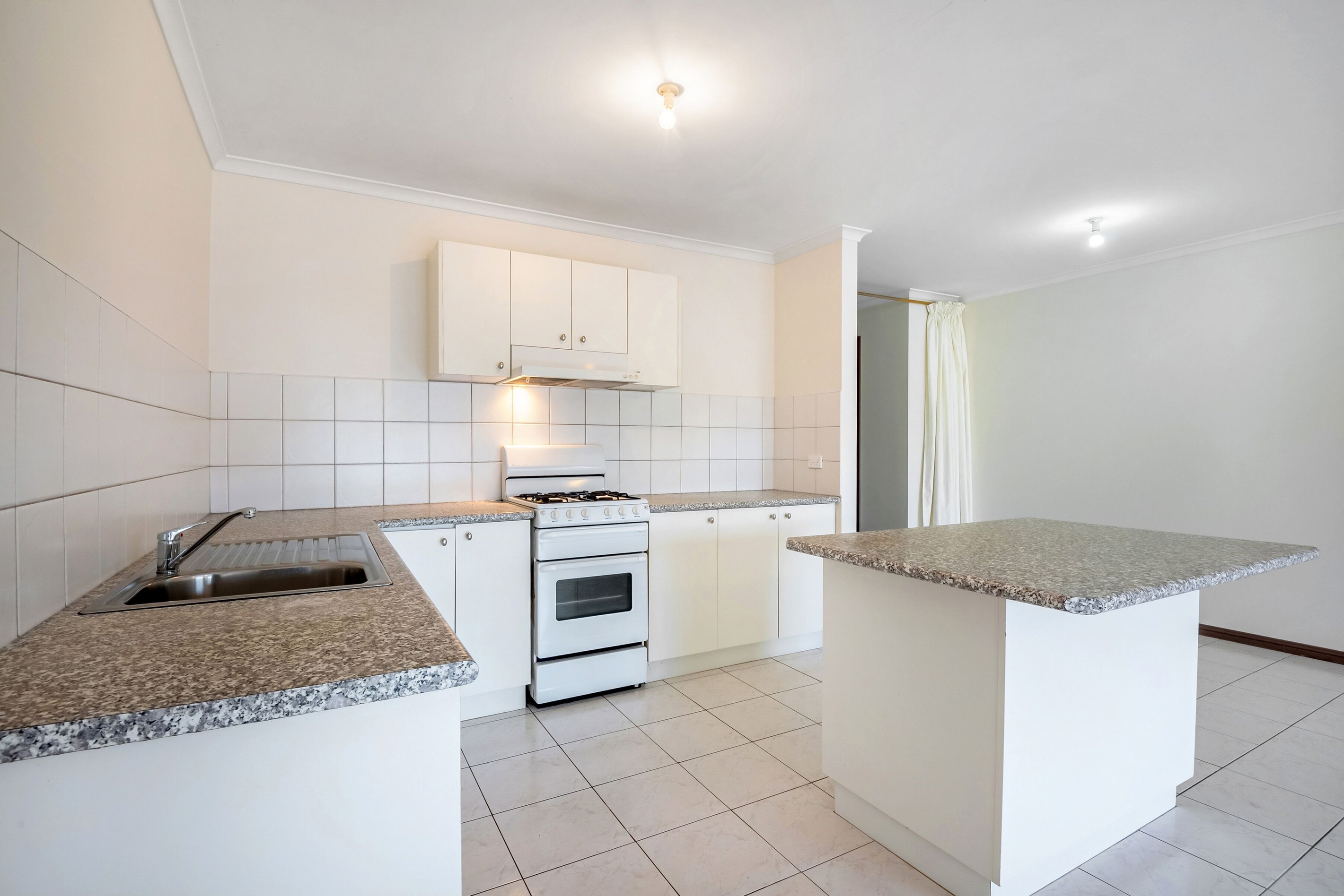 2/10 Winston Street, Lalor, VIC 3075