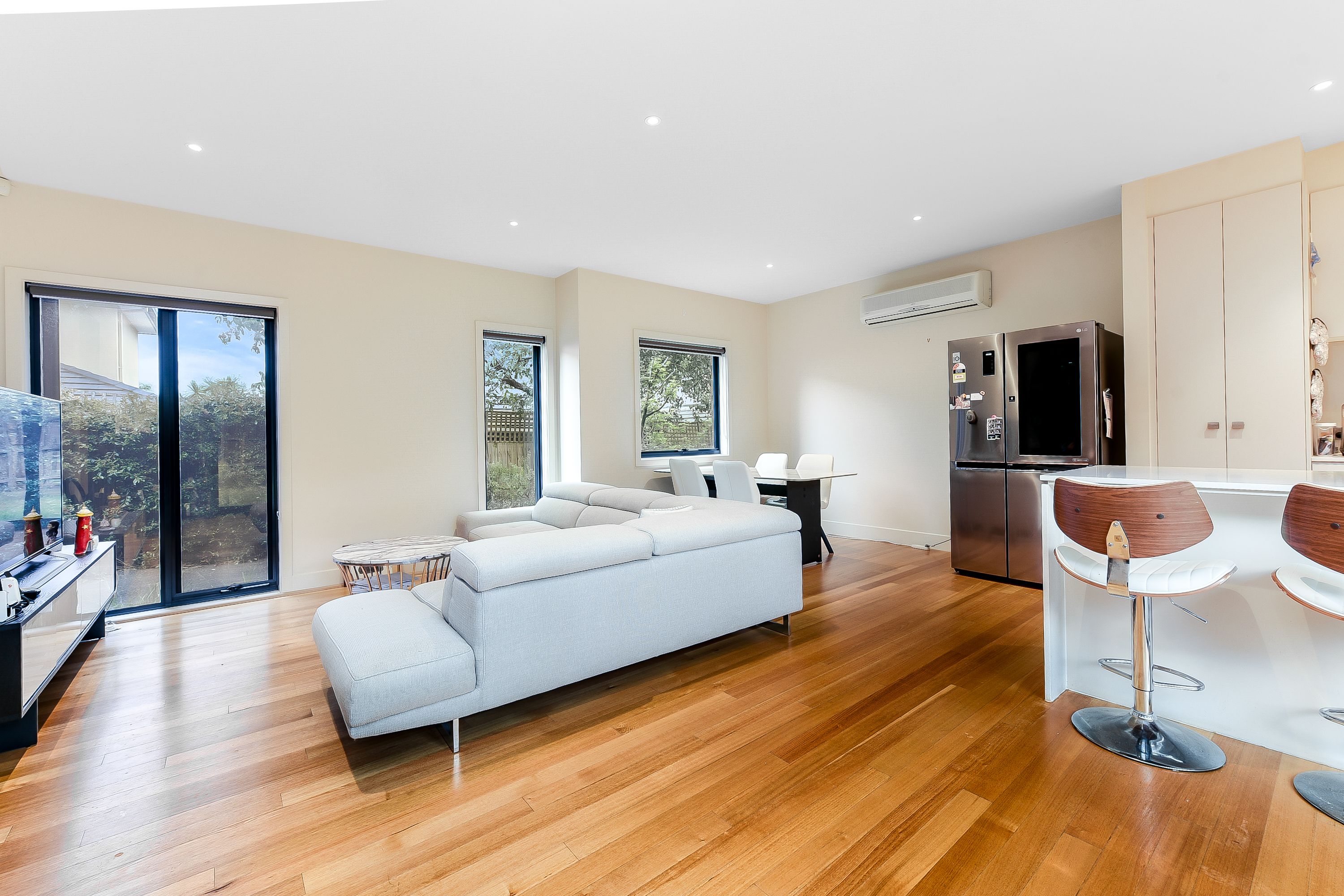 2/12 La Frank Street, Burwood, VIC 3125