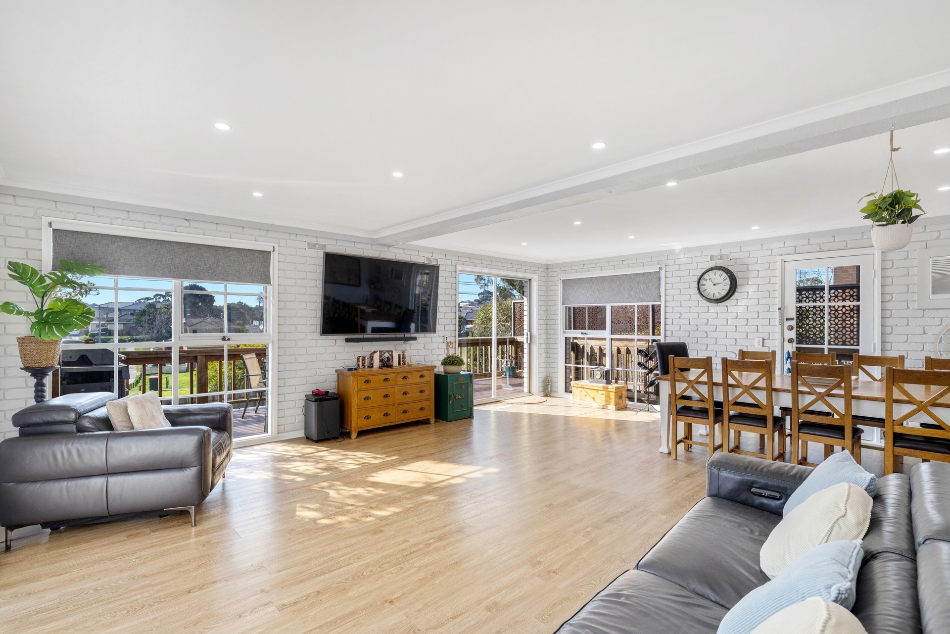 19 Sampson Drive, Mount Waverley, VIC 3149