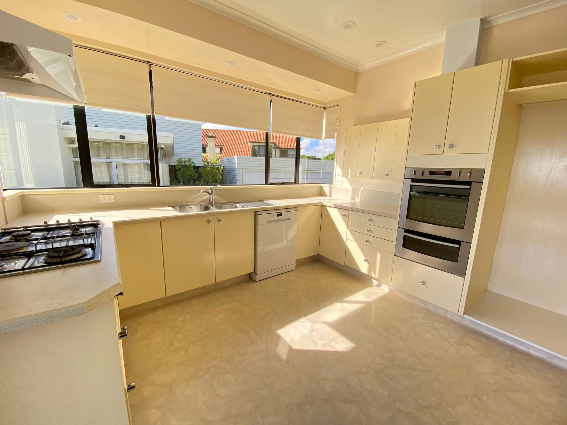 20 Siota Crescent photo 4