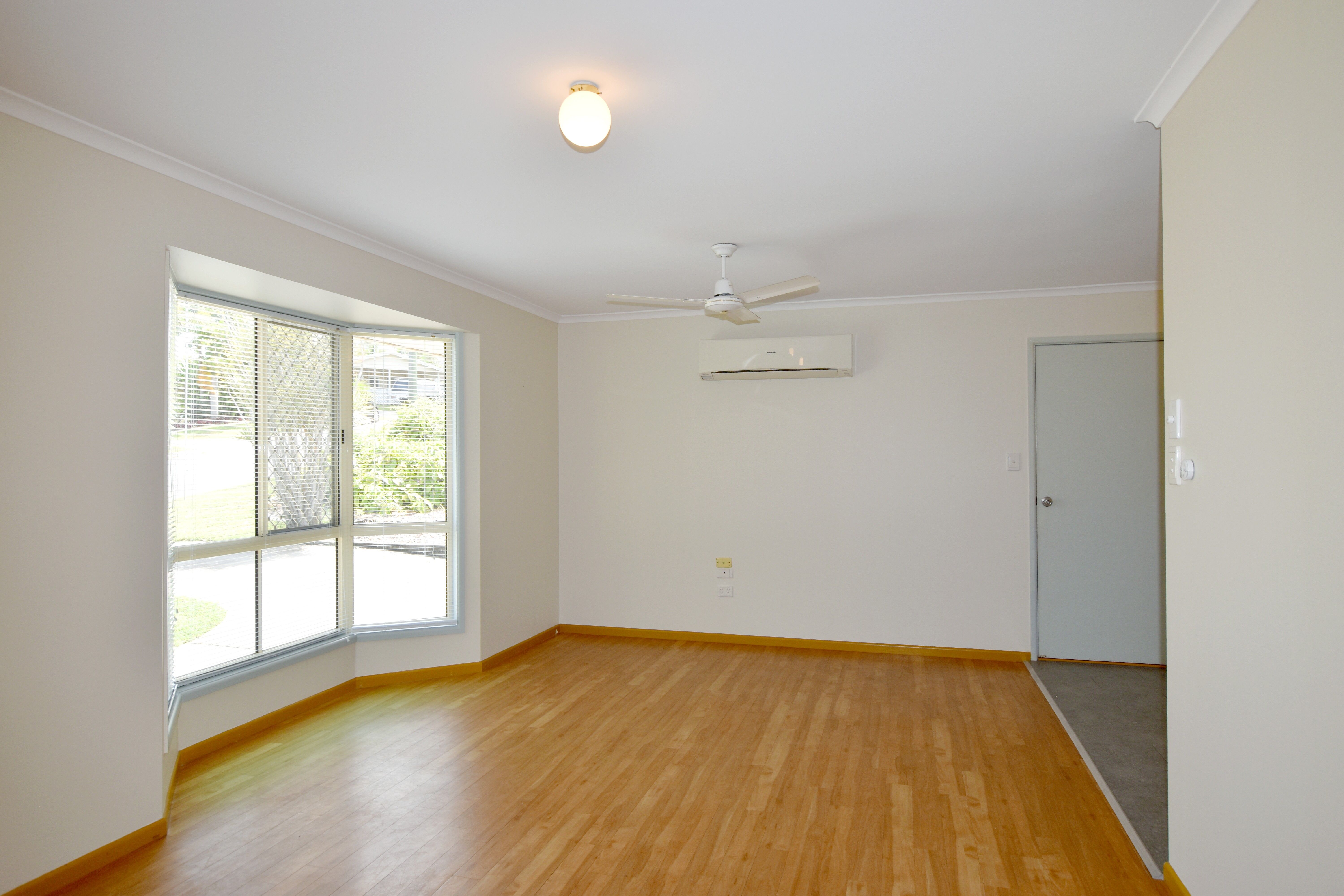 2 Robertson Close, New Auckland, QLD 4680