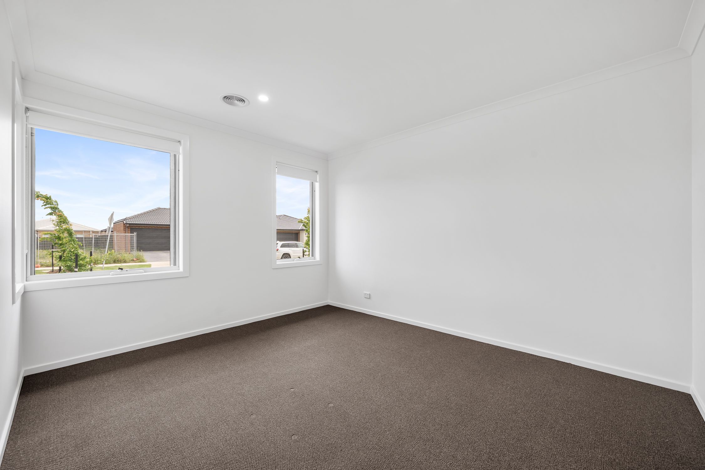 31 Todra Crescent — photo 5 of 10