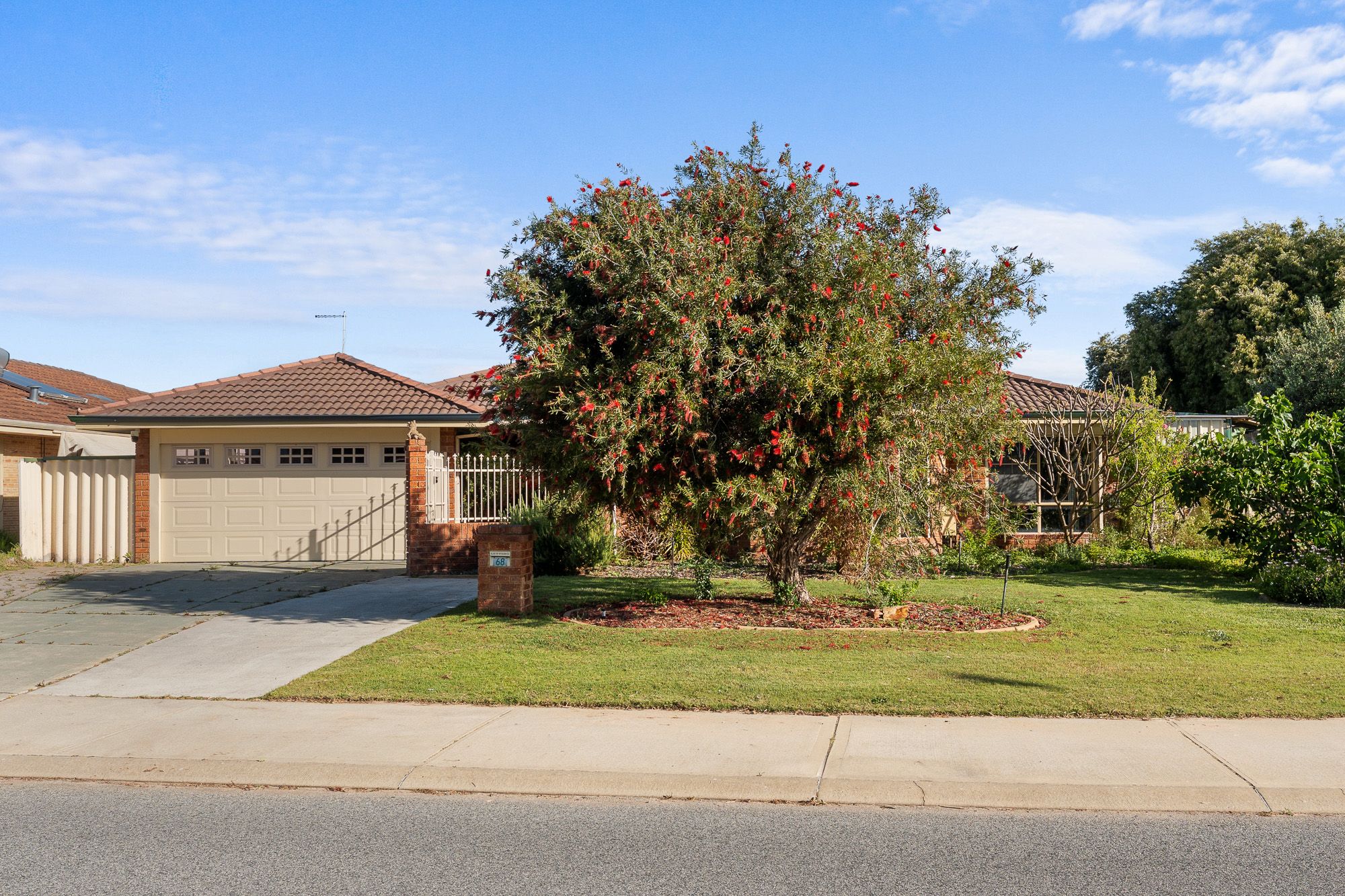68 Leeuwin Parade — photo from Ray White The Ialacci Group