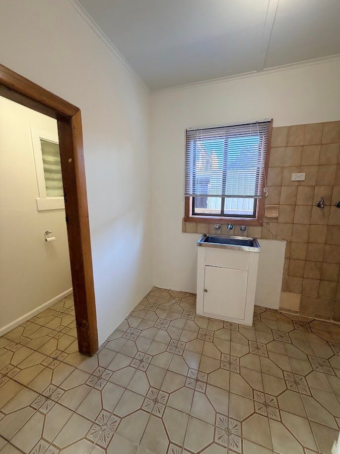 2 Middleton Street — photo 9 of 13