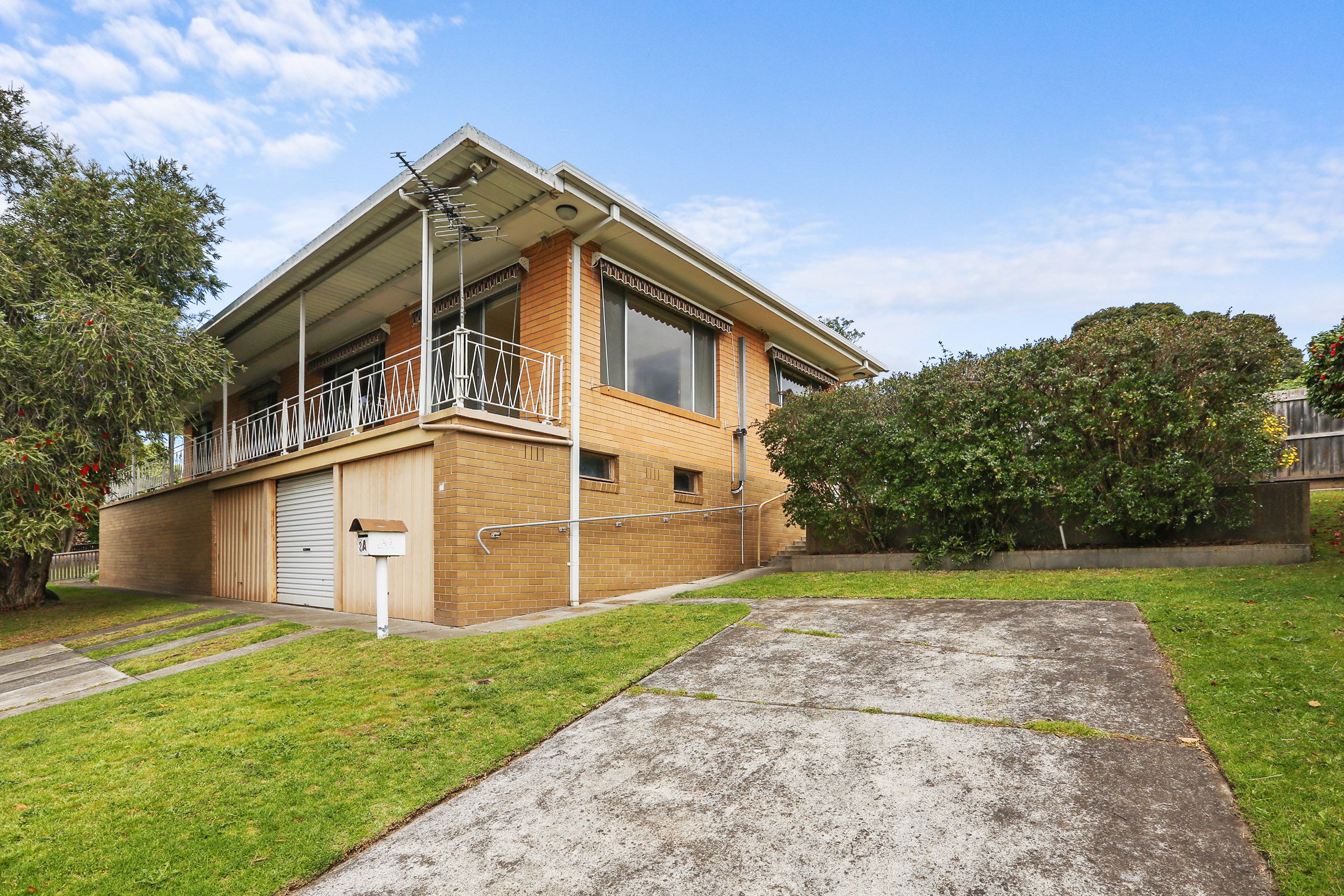 2A Fernhill Drive, Highton, VIC 3216