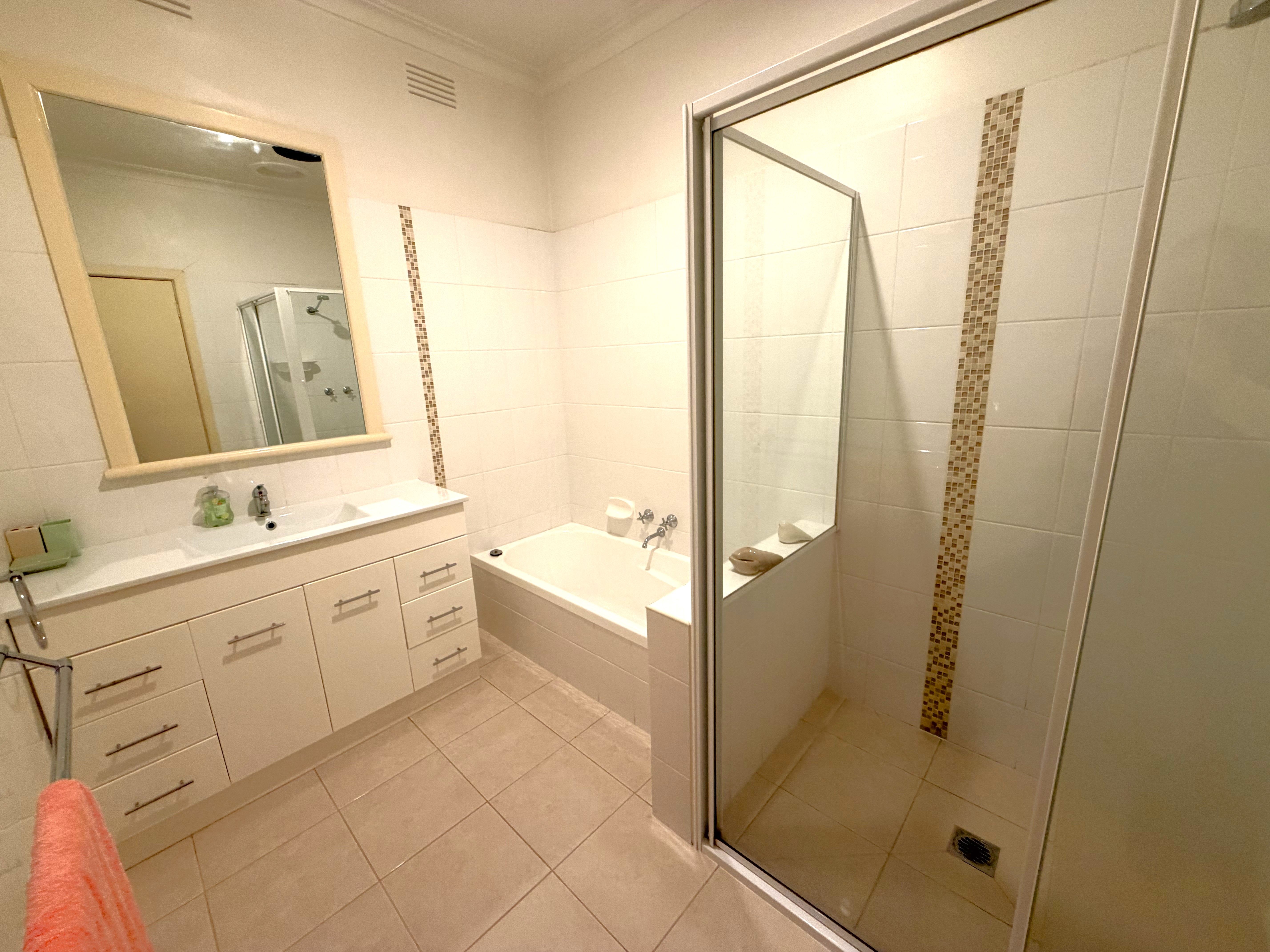410 Campbell Crescent — photo 7 of 11
