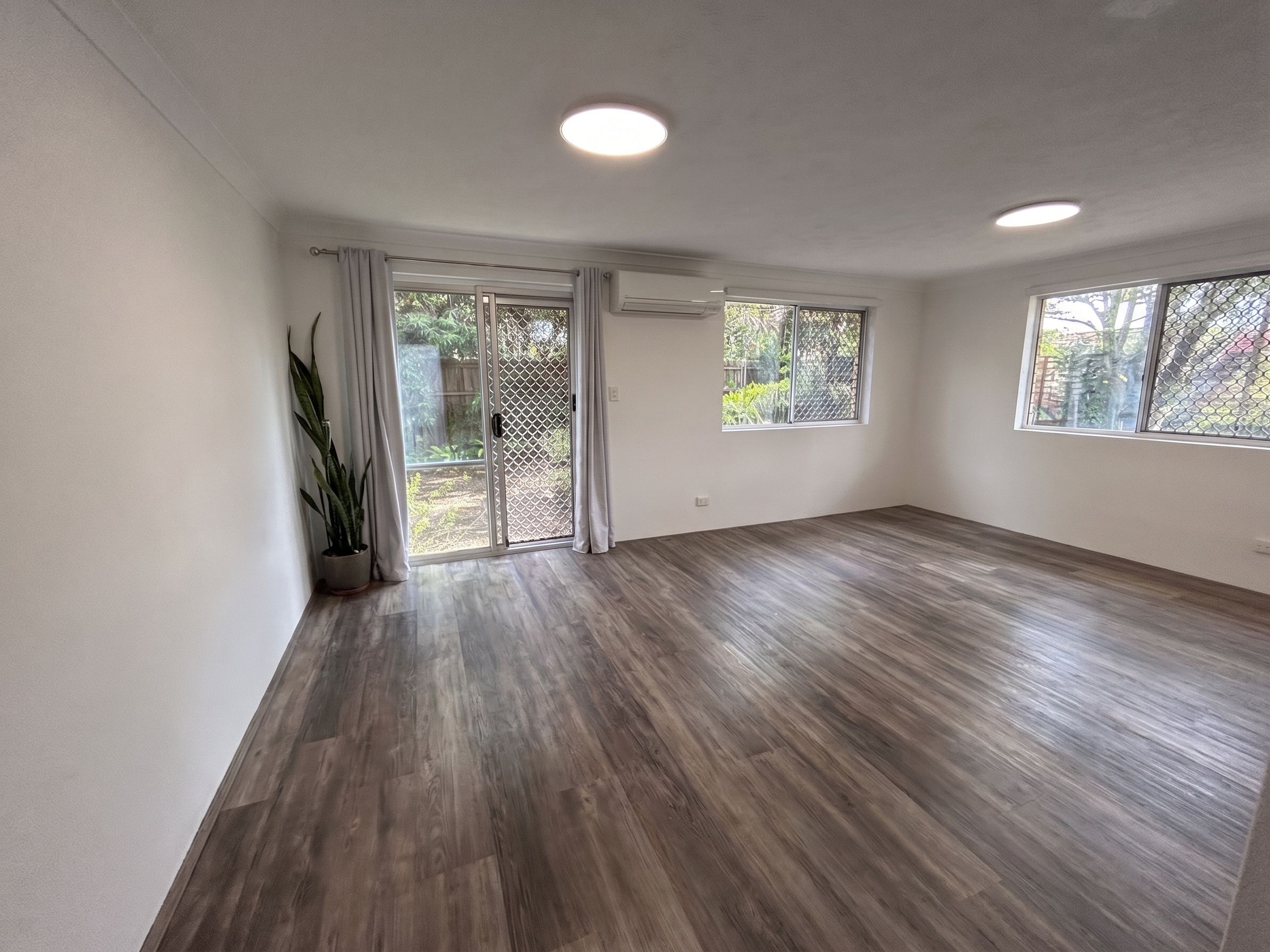 1/27 Crown Street, Holland Park West, QLD 4121