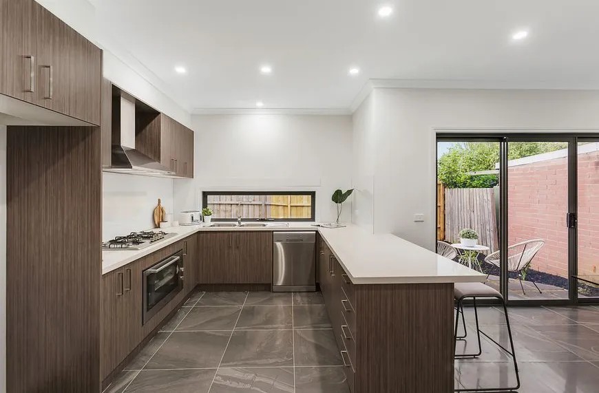 2/18 Swayfield Road, Mount Waverley, VIC 3149