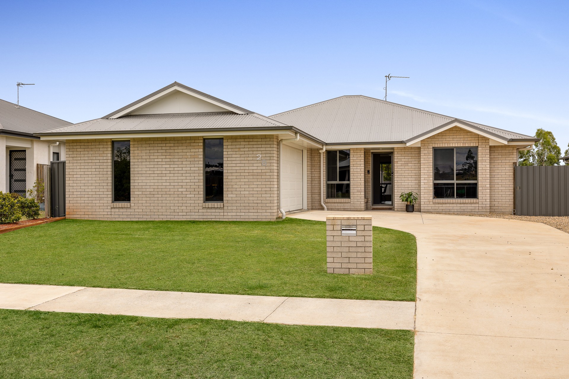 28 Myrtleford Crescent, Cambooya, QLD 4358