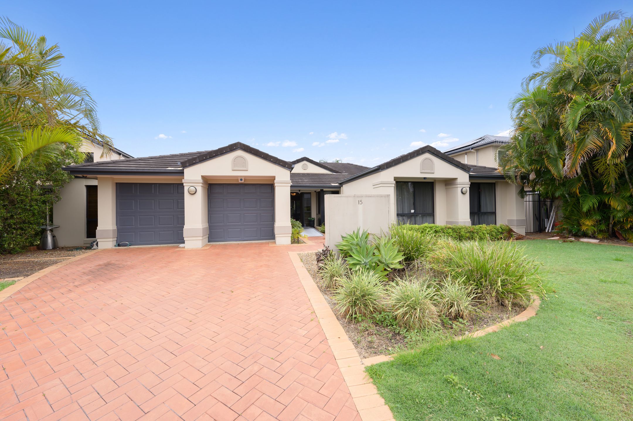 15 Champagne Boulevard, Helensvale, QLD 4212