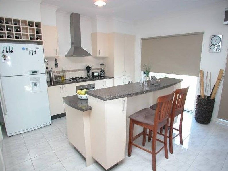 27 Swinburne Close, Craigieburn, VIC 3064