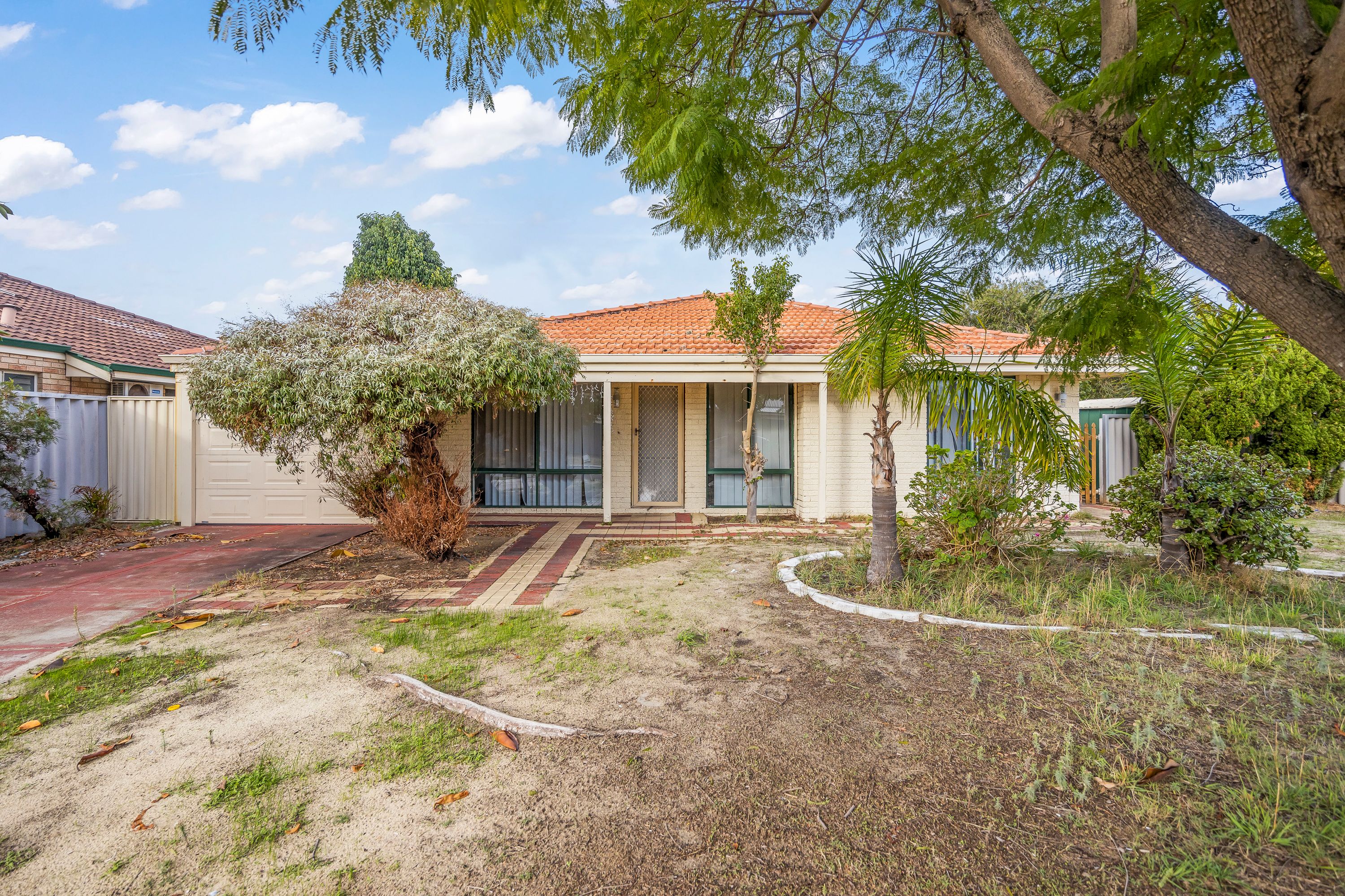 2 Carlsbad Court, Ballajura, WA 6066