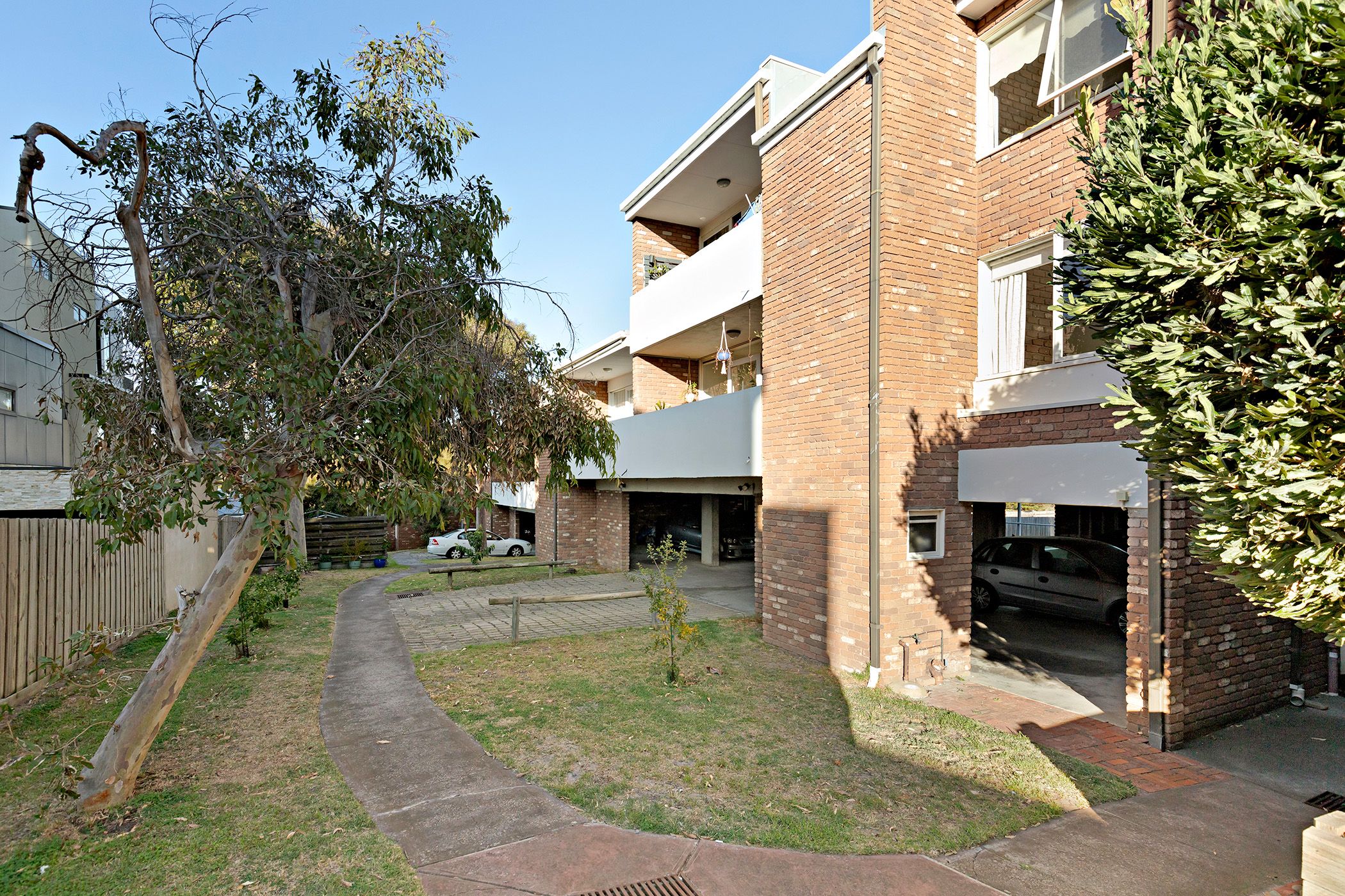 7/59-60 Nepean Highway — photo from Ray White Frankston