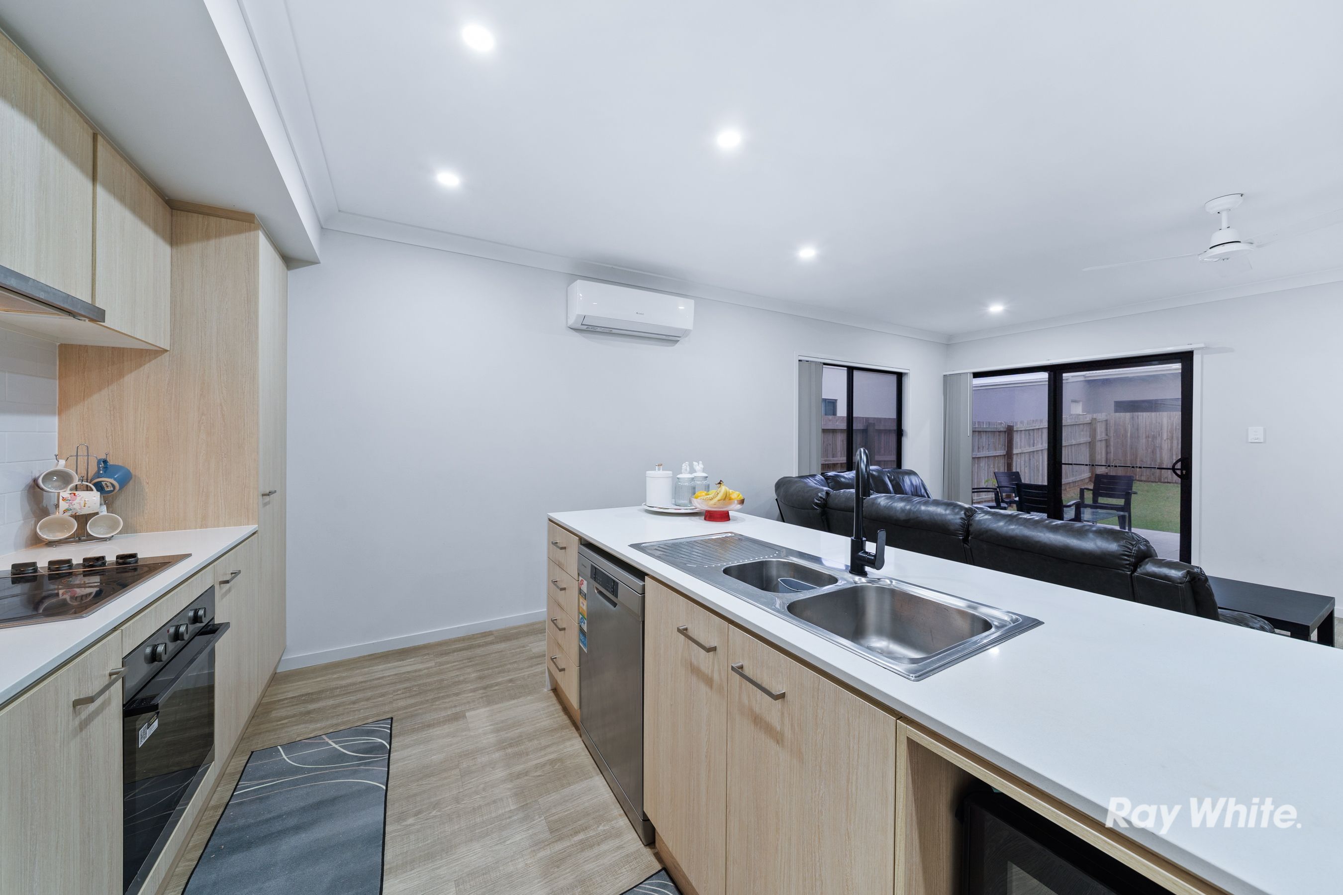 7 Barratt Drive, Greenbank, QLD 4124