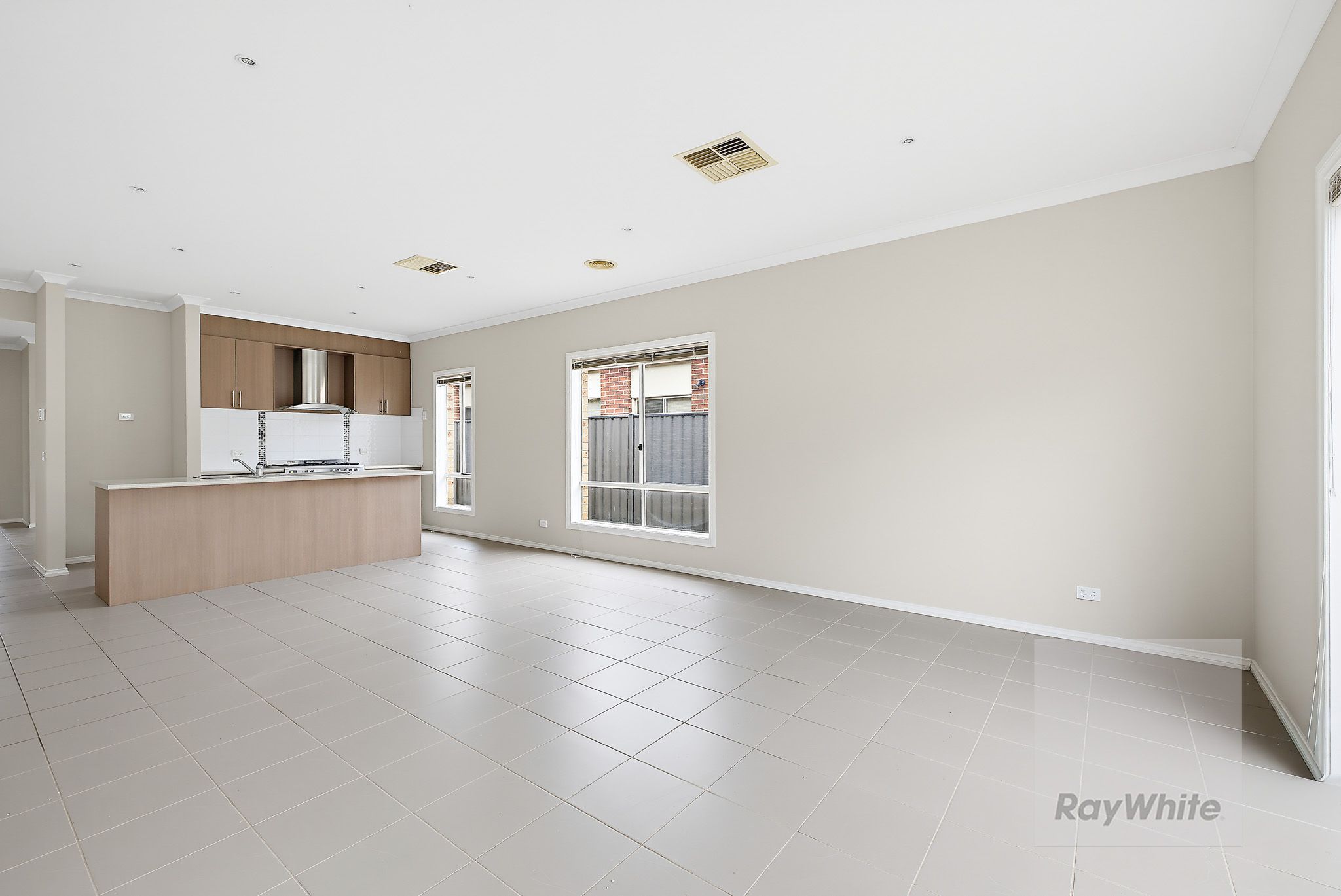 32 Yoemans Drive — photo 6 of 12