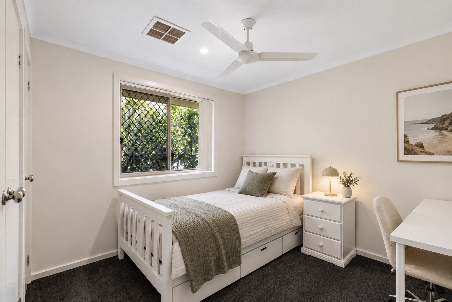 25 Clydesdale Place — photo 6 of 11