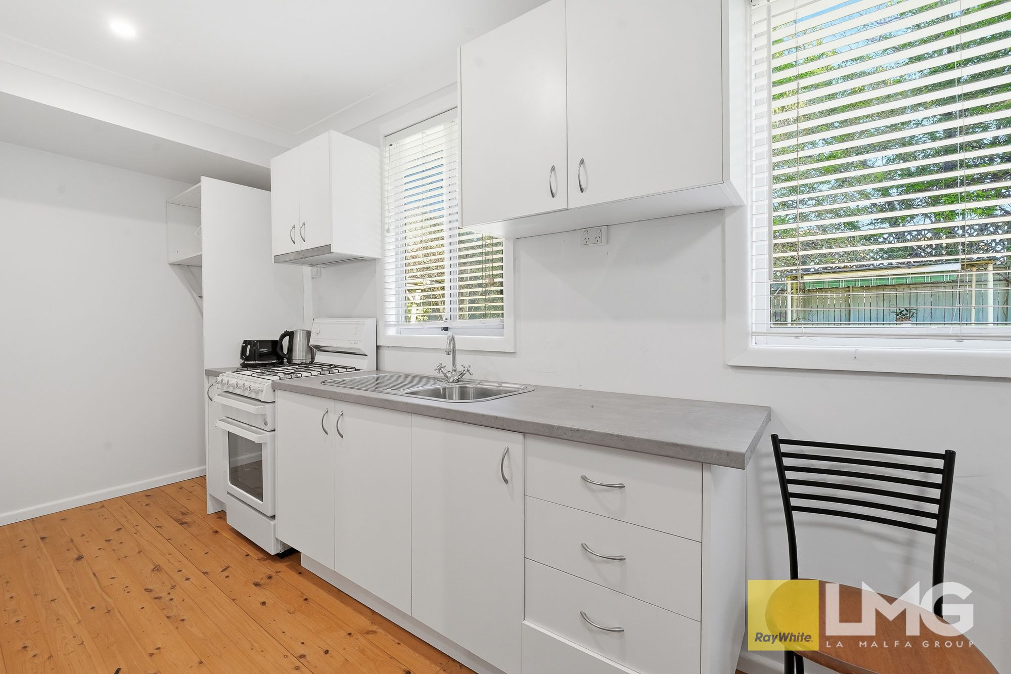 208 Harrow Road — photo 12 of 20