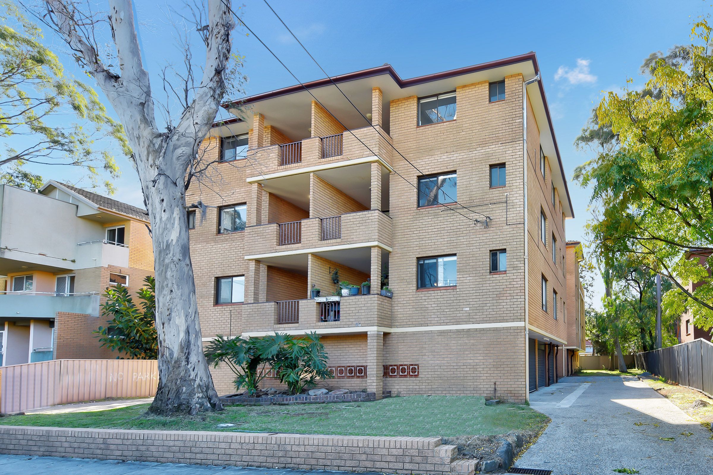 4/92-96 Todman Avenue — photo from Ray White Elevate Group