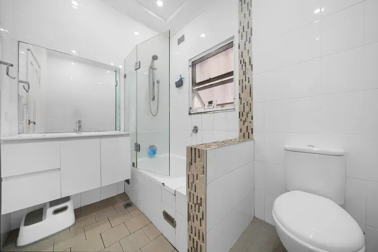 3 Treloar Crescent — photo 3 of 7
