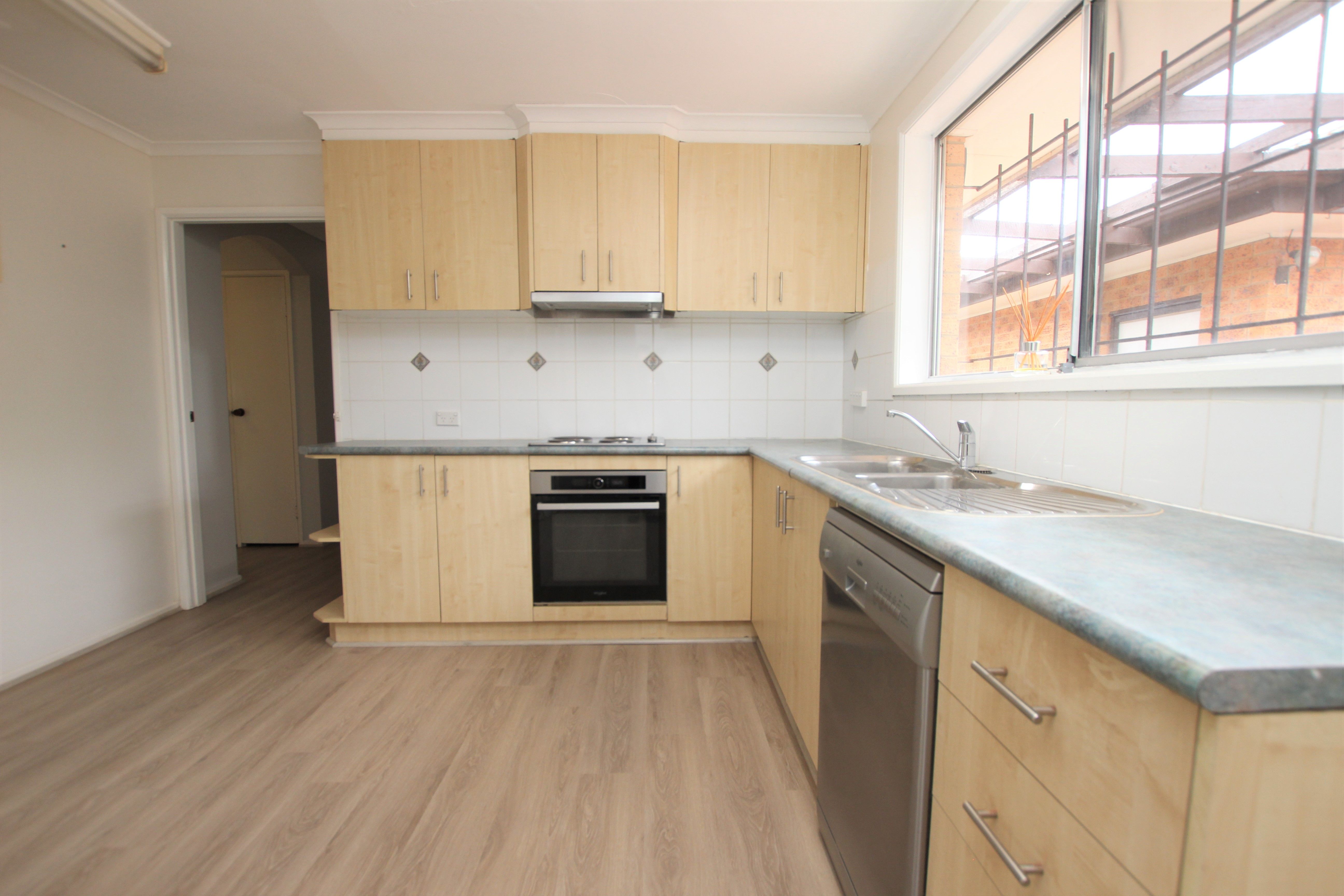 20 Diamantina Crescent — photo 6 of 24