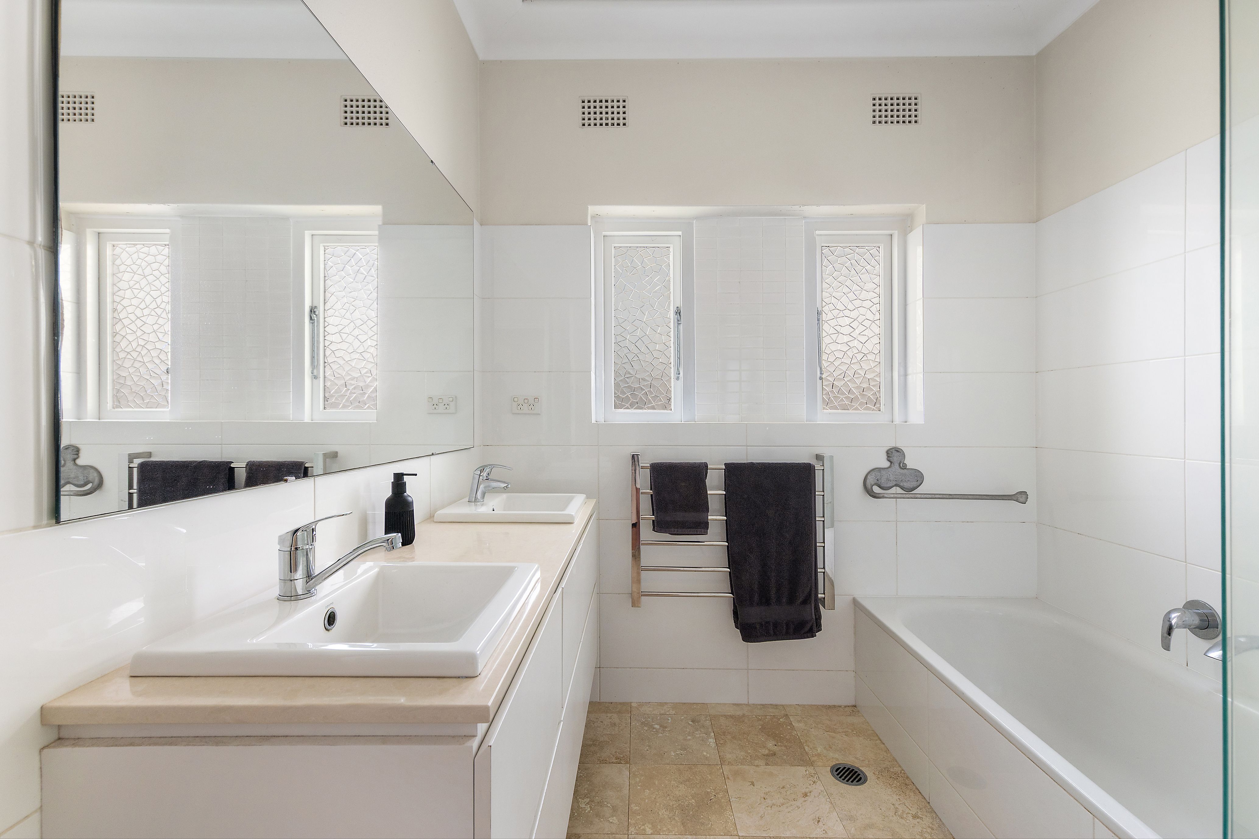 6 Bunyana Avenue — photo 10 of 12