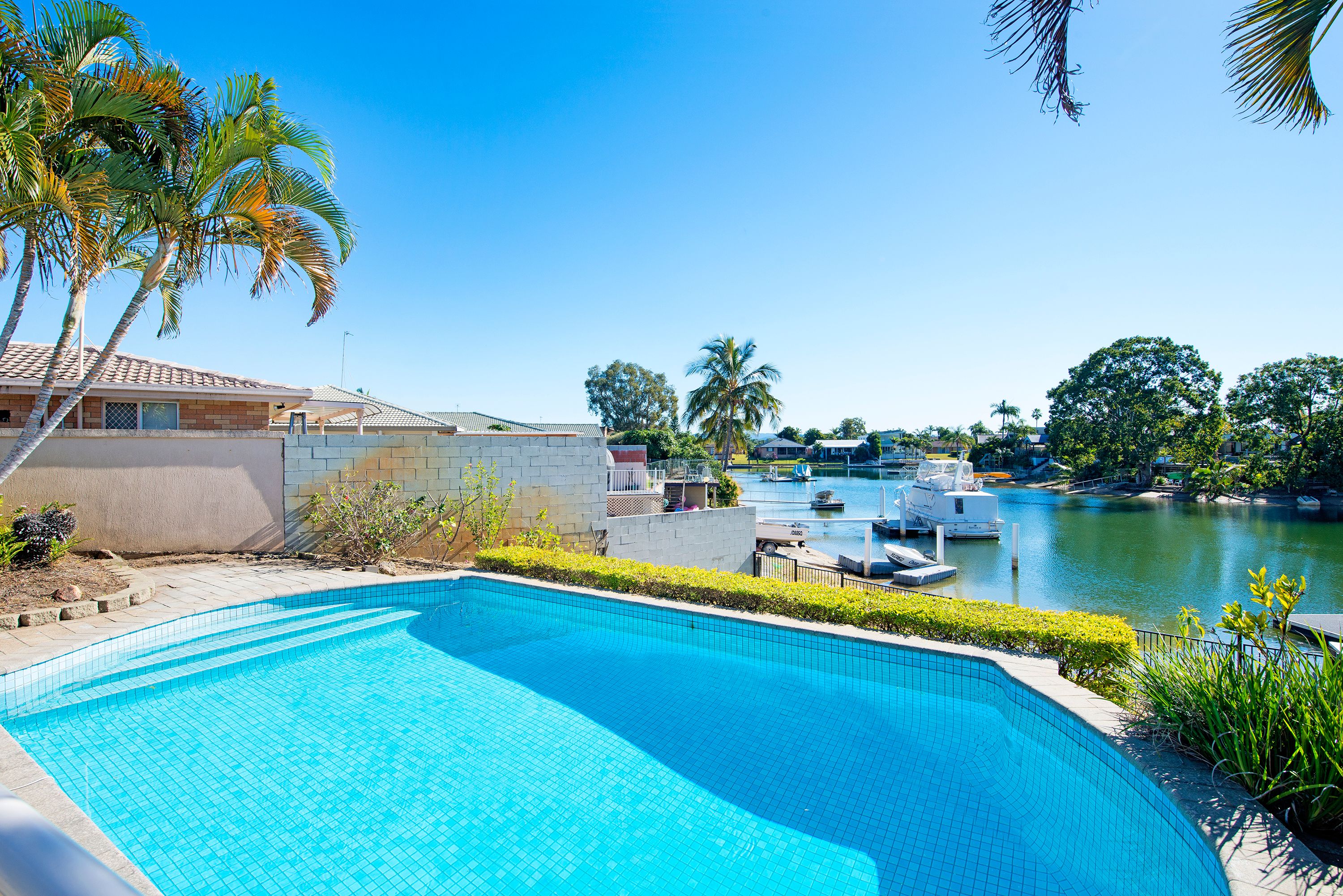 13 Tosti Street, Sorrento QLD 4217