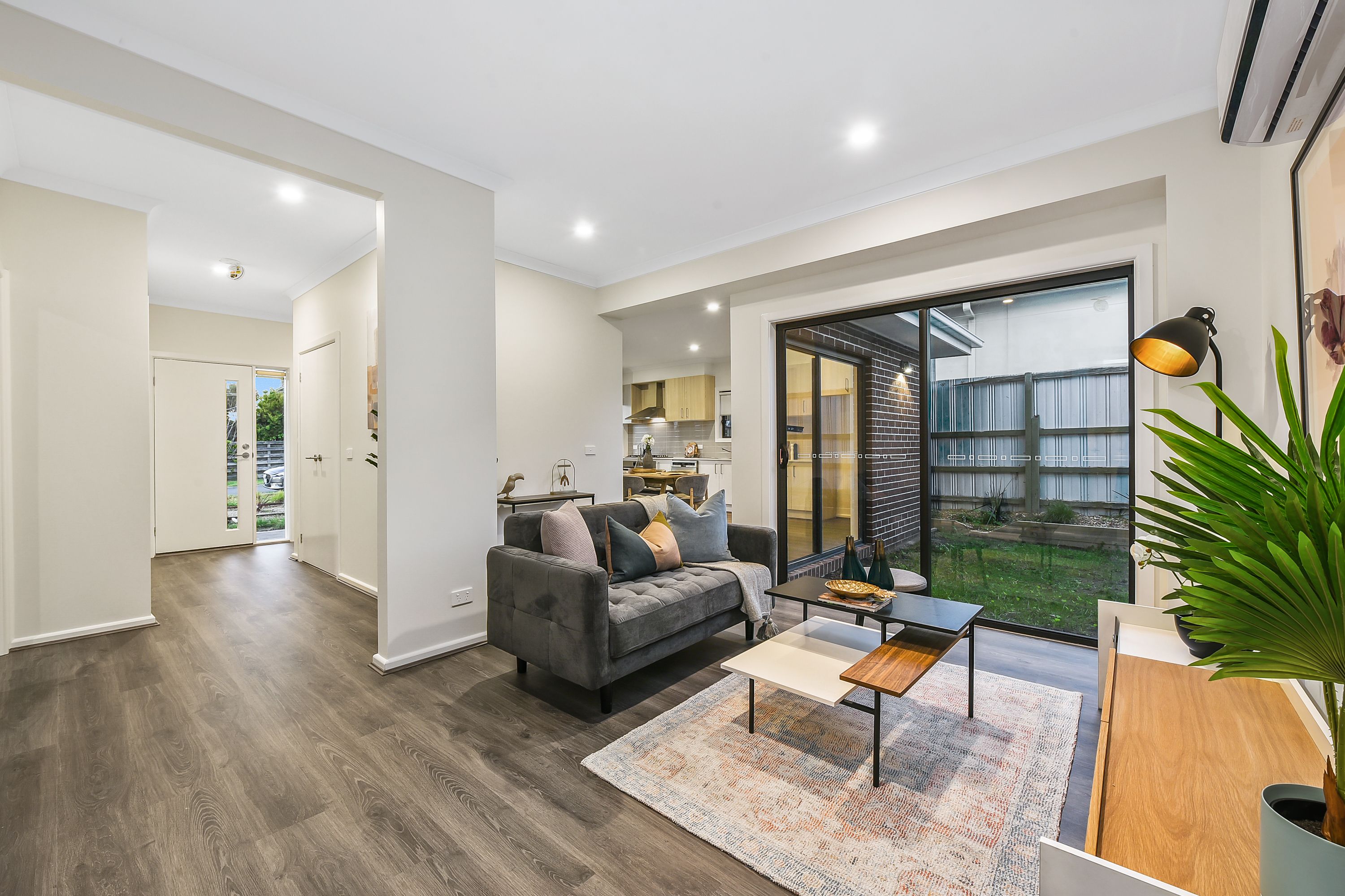 2/10 Black Street, Oakleigh East, VIC 3166